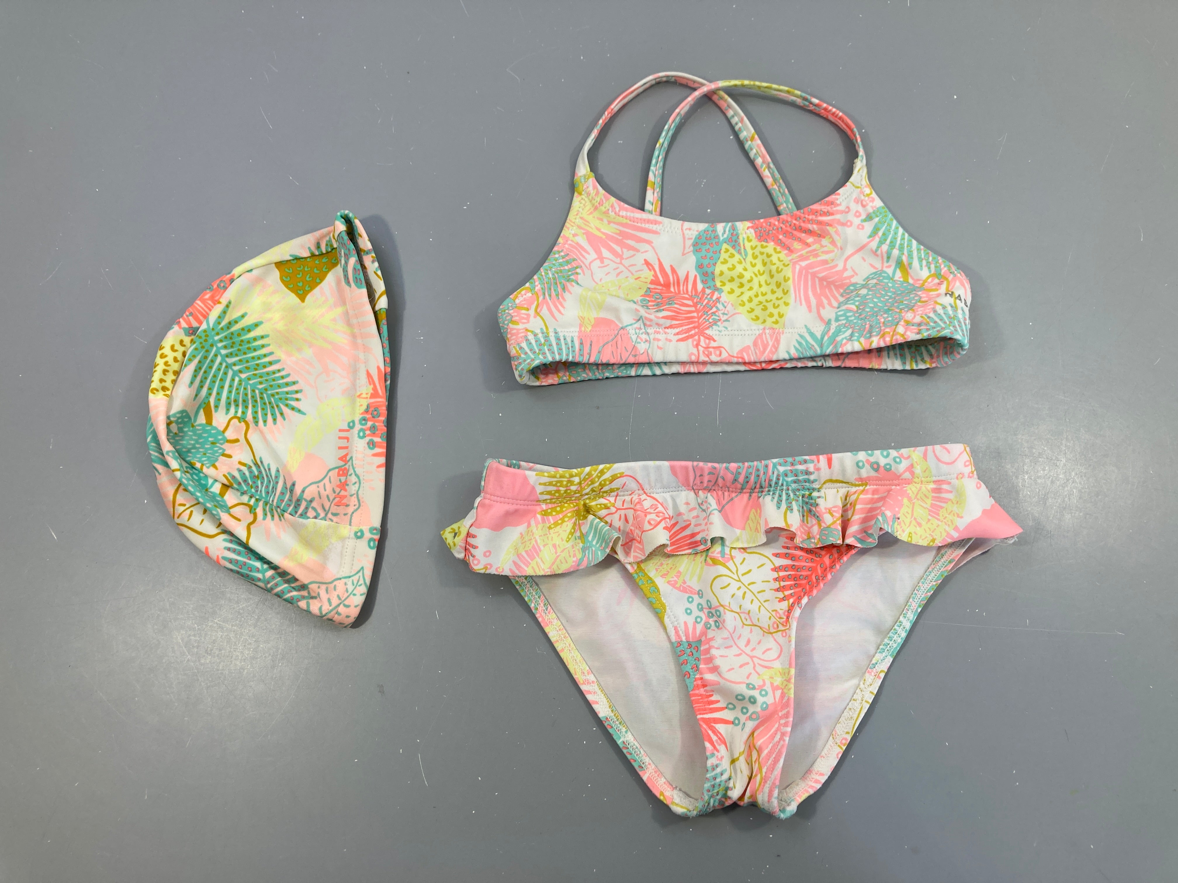 Bikini blanc feuillages multicolores + bonnet