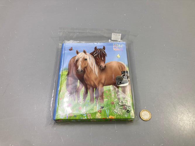 Journal intime à cadenas chevaux, neuf sous blister, Miss Melody, moins cher chez Petit Kiwi