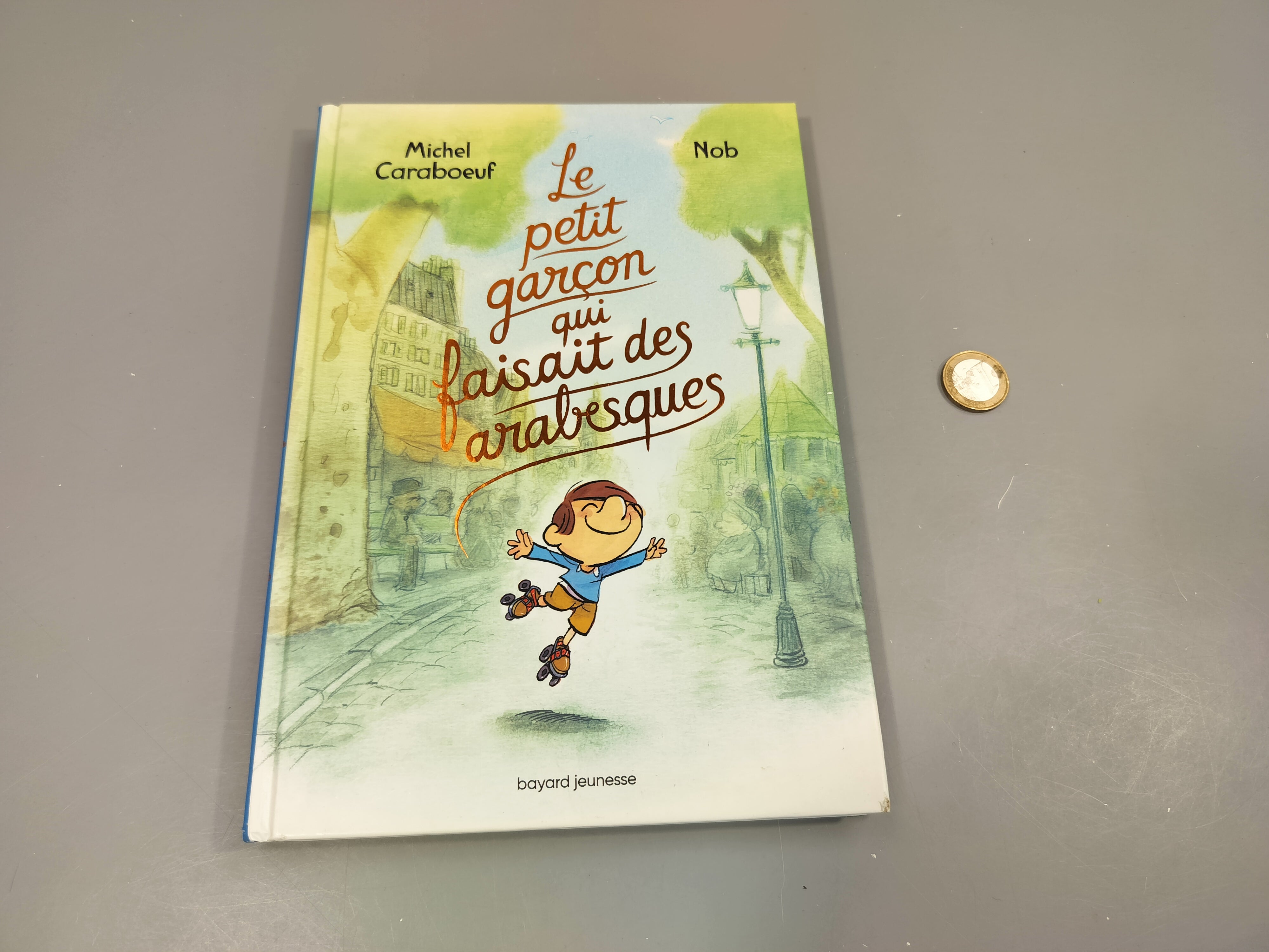 Le petit garçon qui faisait des arabesques.