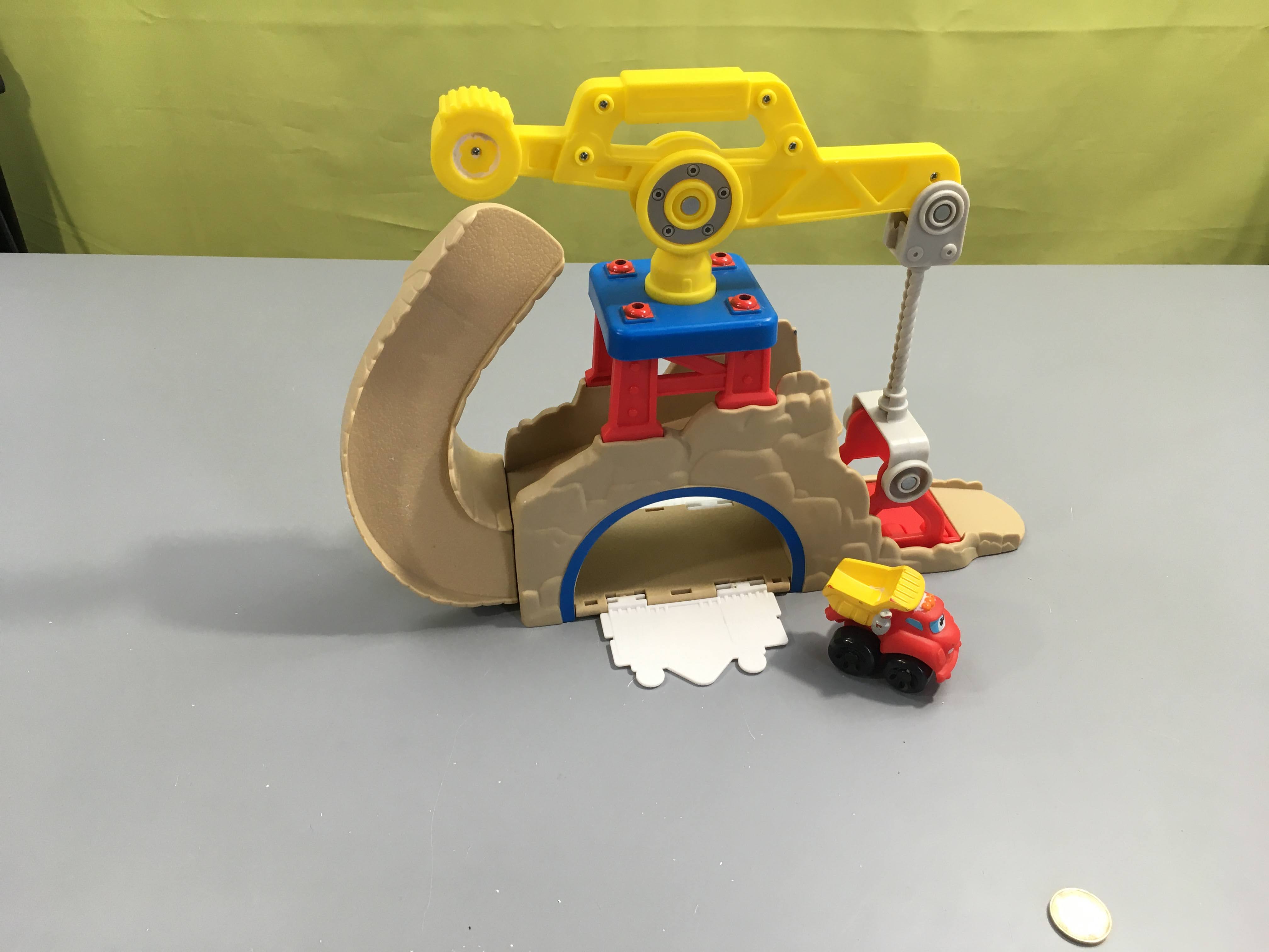 Circuit grue avec véhicule Tonka