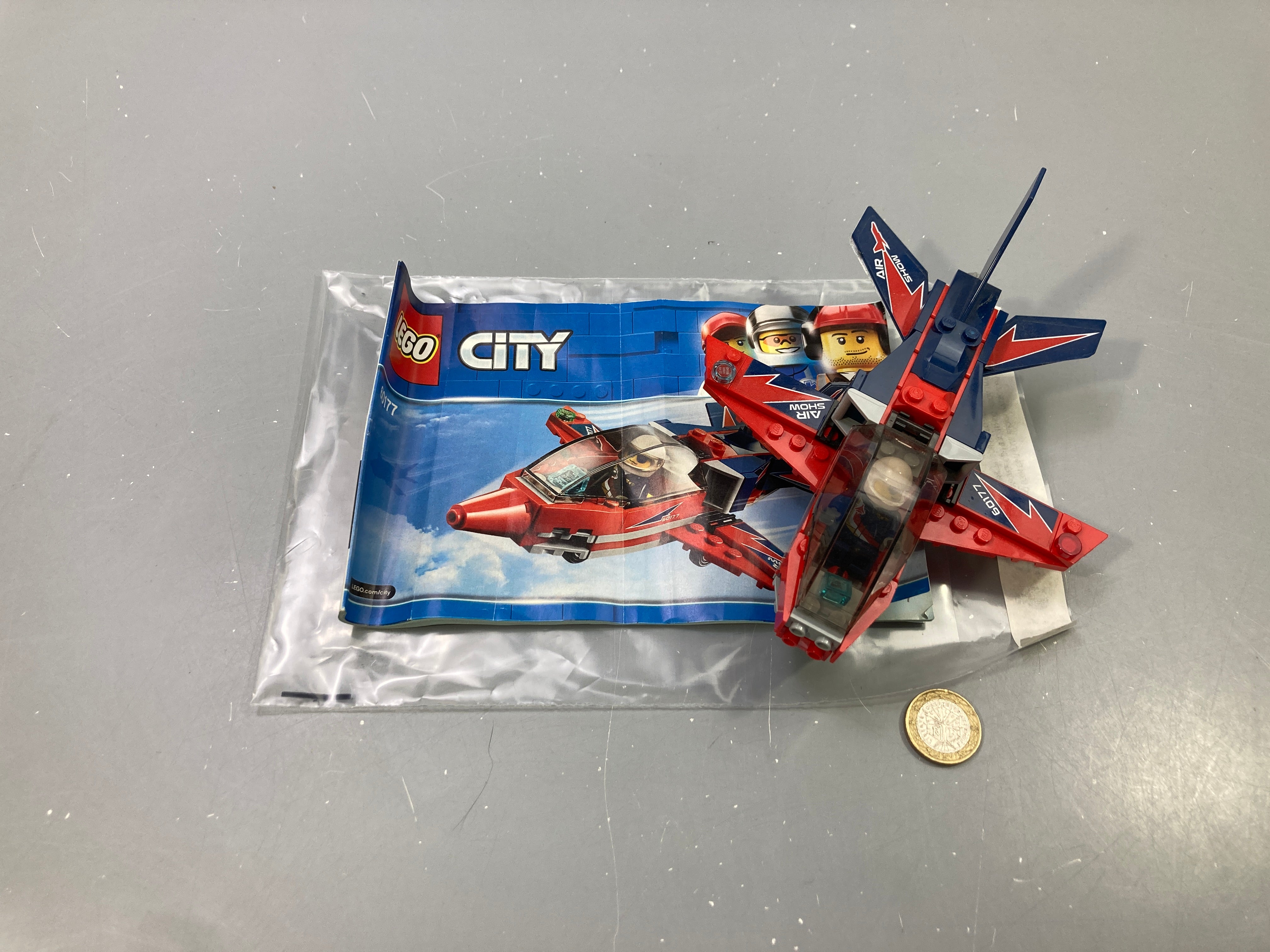 Lego City 60177 avion de voltige rouge bleu Air Show, figurine pilote, avec notice Vendu en l'état tel que sur la photo