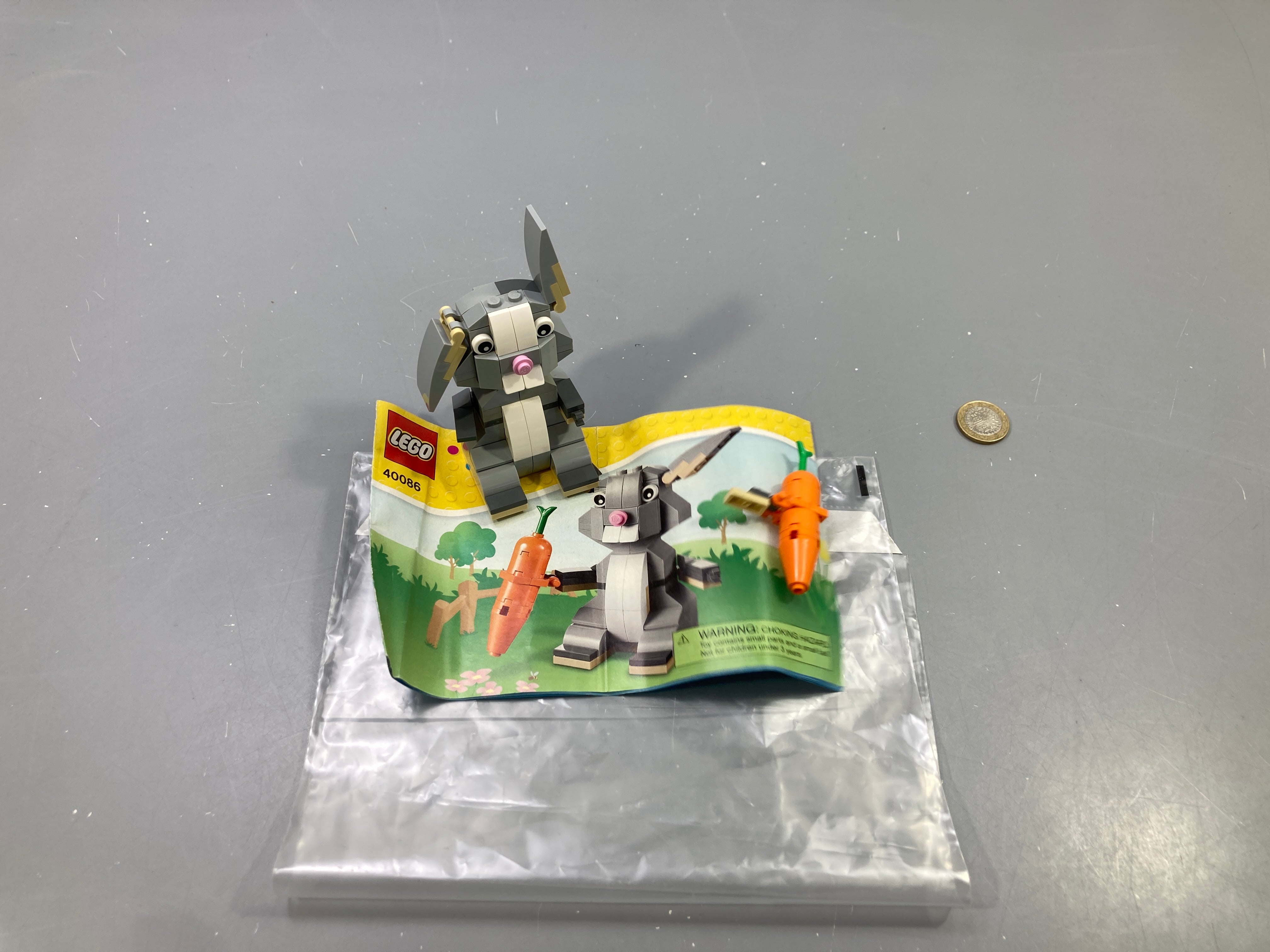 Lego 40086 lapin de Pâques gris et carotte, avec notice Vendu en l'état tel que sur la photo