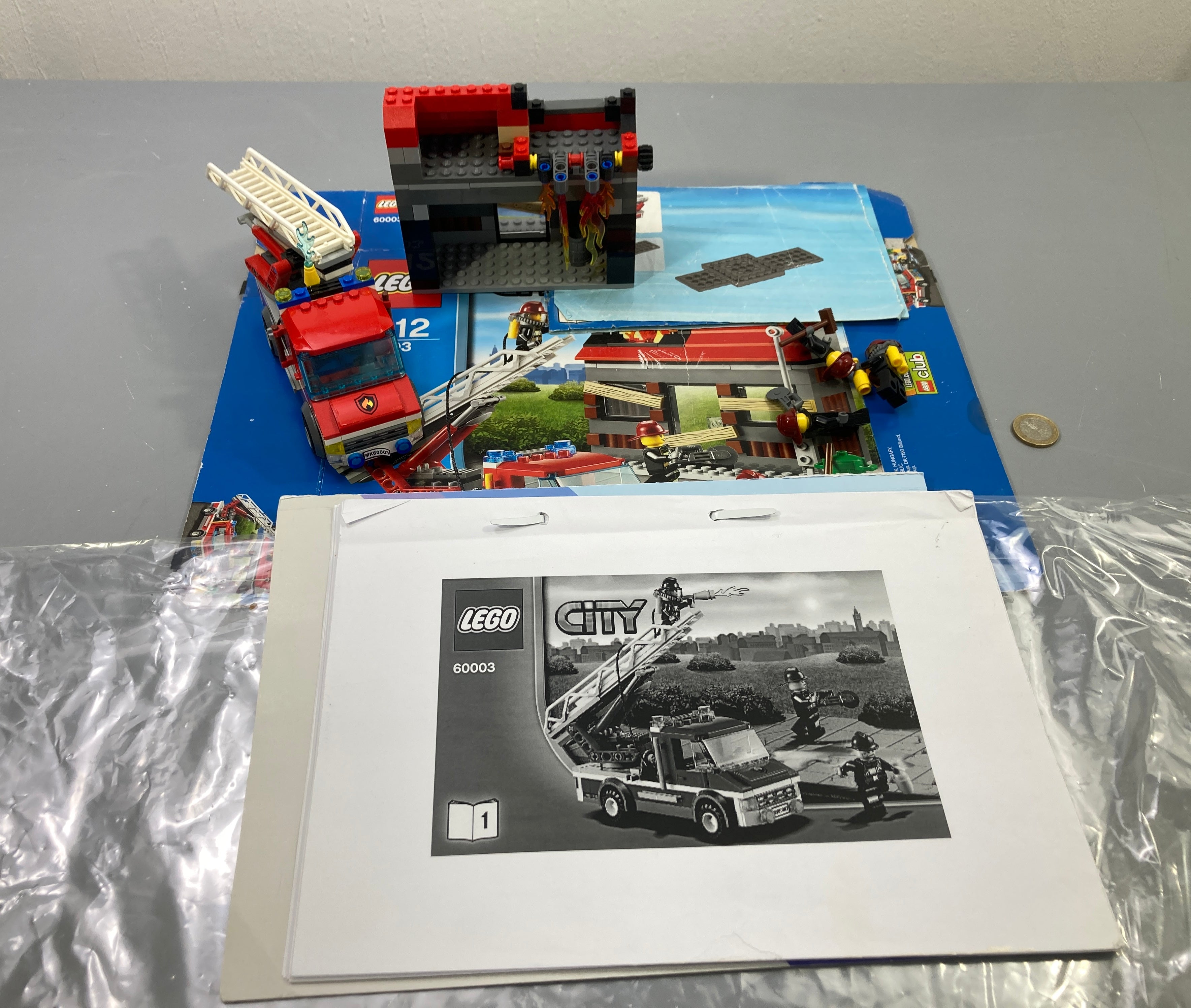 Lego City 60003 camion de pompiers échelle et maison en feu, figurines, notice copie Vendu en l'état tel que sur la photo