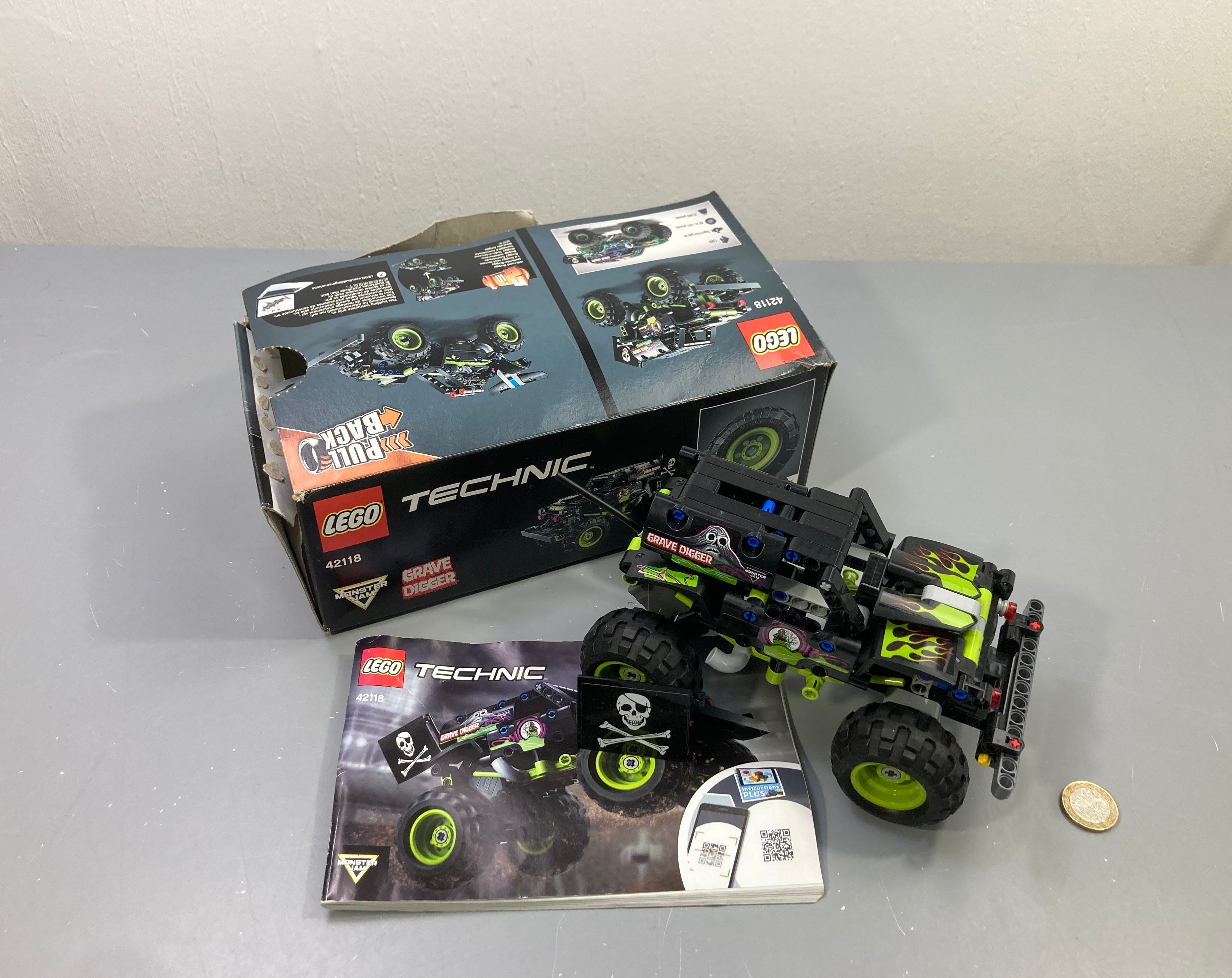 Lego Technic 42118 Monster Jam Grave Digger noir vert, rétrofriction, avec boîte et notice Vendu en l'état tel que sur la photo