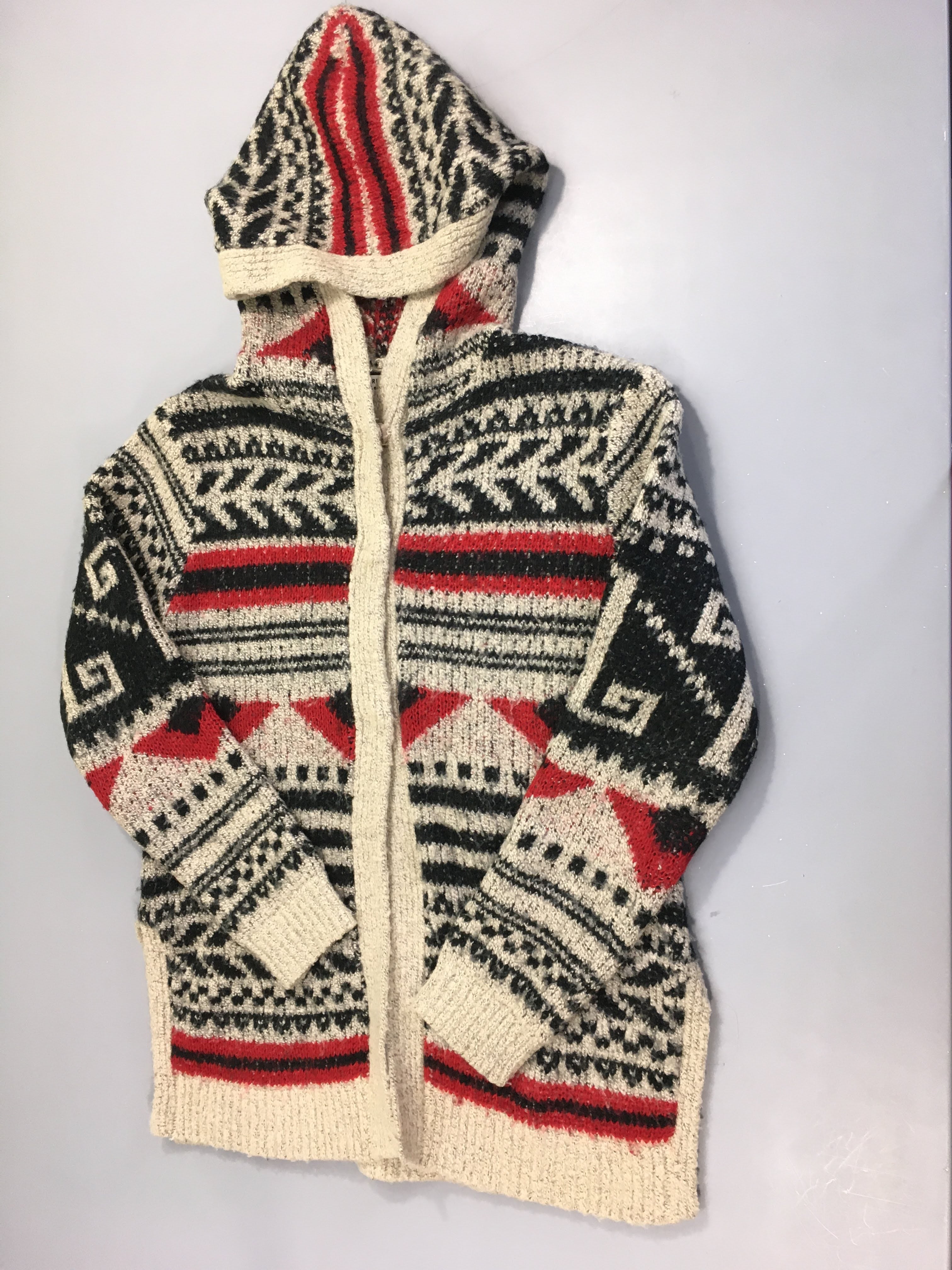Gilet beige/noir/rouge motifs à capuche, laine?