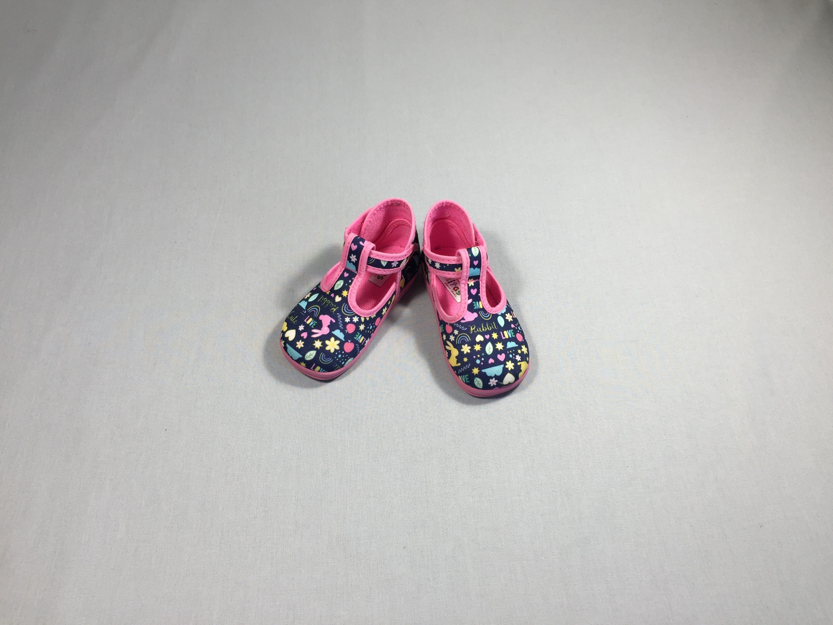 Pantoufles bleu marine motifs lapin (22) état neuf