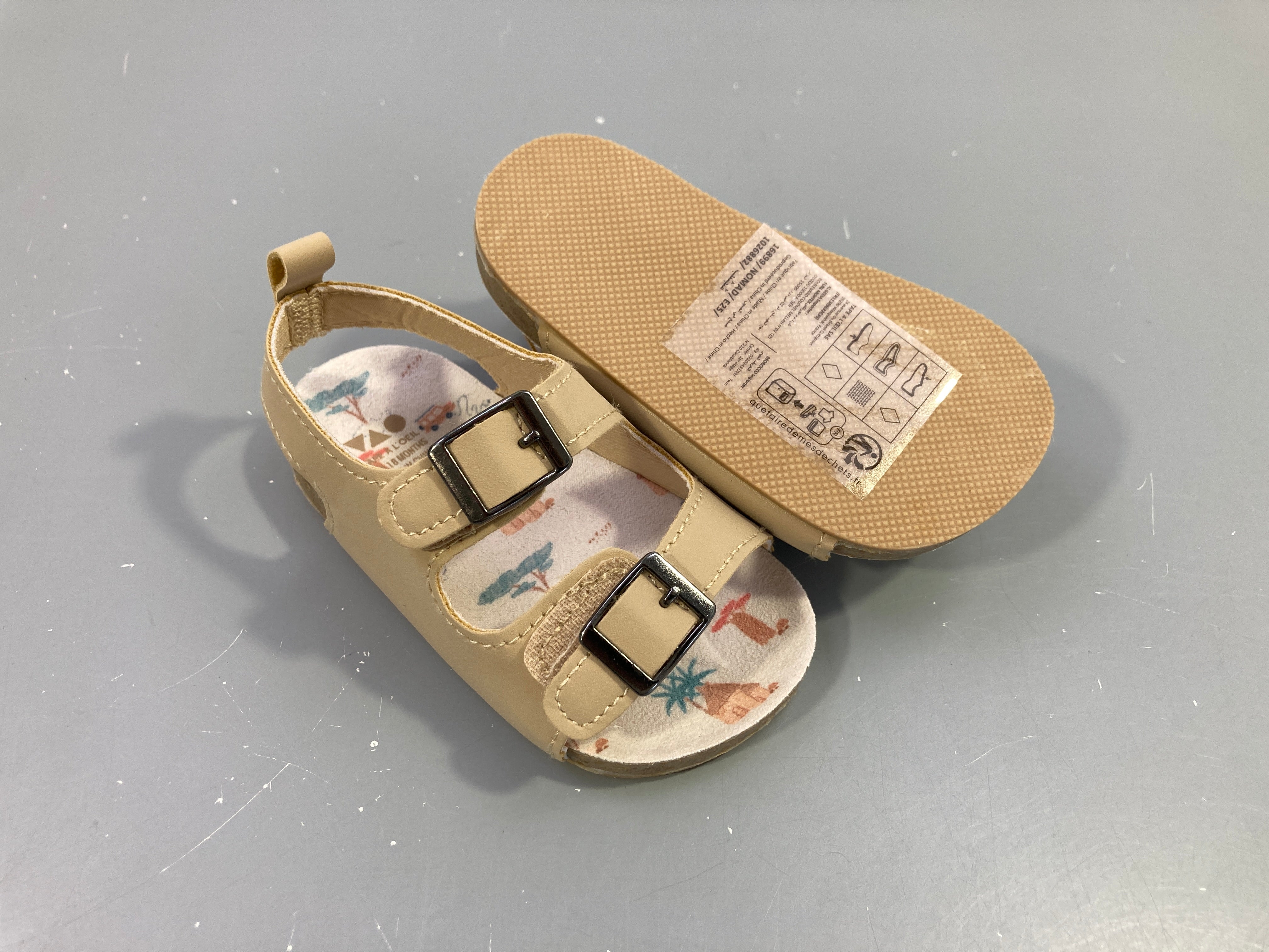 Neuf-Sandales beiges