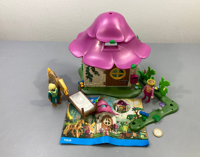 Playmobil 71838 maison des fées toit rose, cheval, figurines, avec notice Vendu tel quel voir photo, moins cher chez Petit Kiwi
