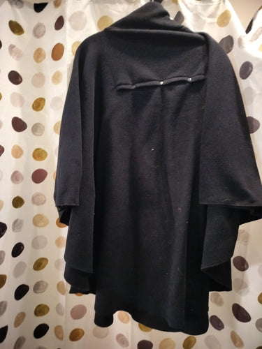 Cape noire  Jolilala avec ouverture  à l'avant 100% polyester, moins cher chez Petit Kiwi