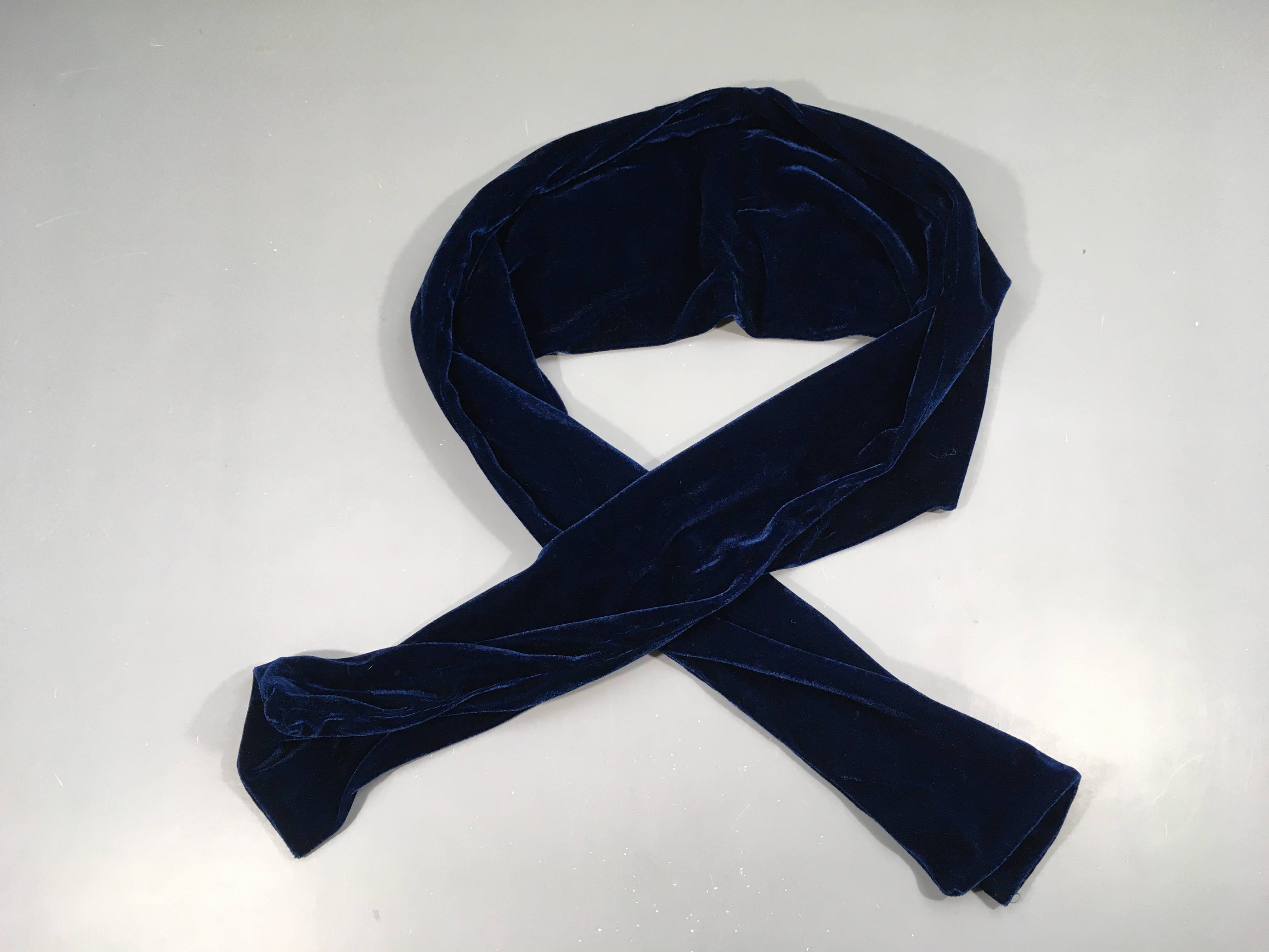 Echarpe velours bleu roi