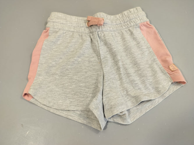 Short jersey gris clair flammé et rose clair, petite tache. Pas de taille indiquéée, estimée 8a, moins cher chez Petit Kiwi