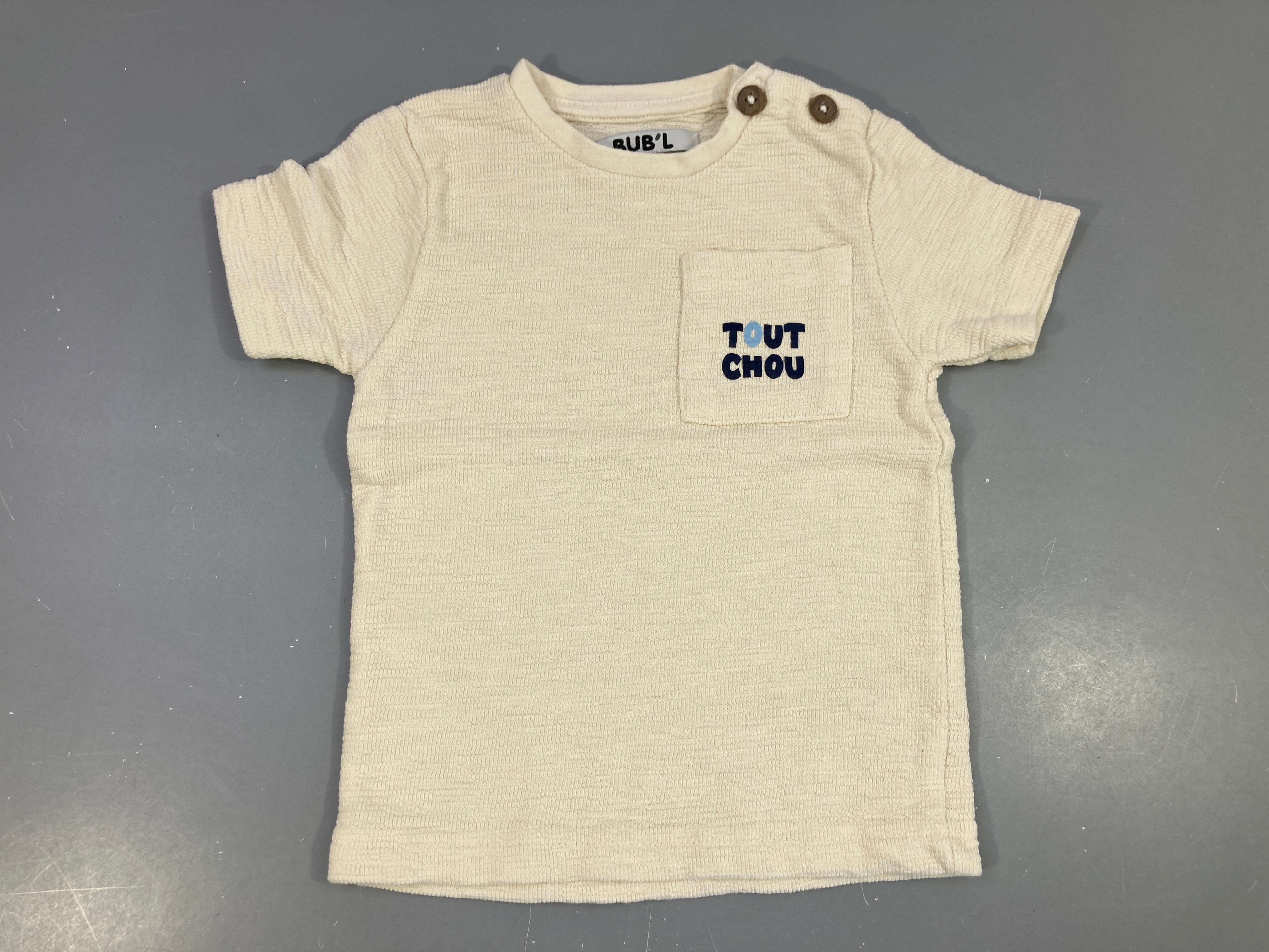 T-shirt m.c épais beige texturé avec poche Tout Chou