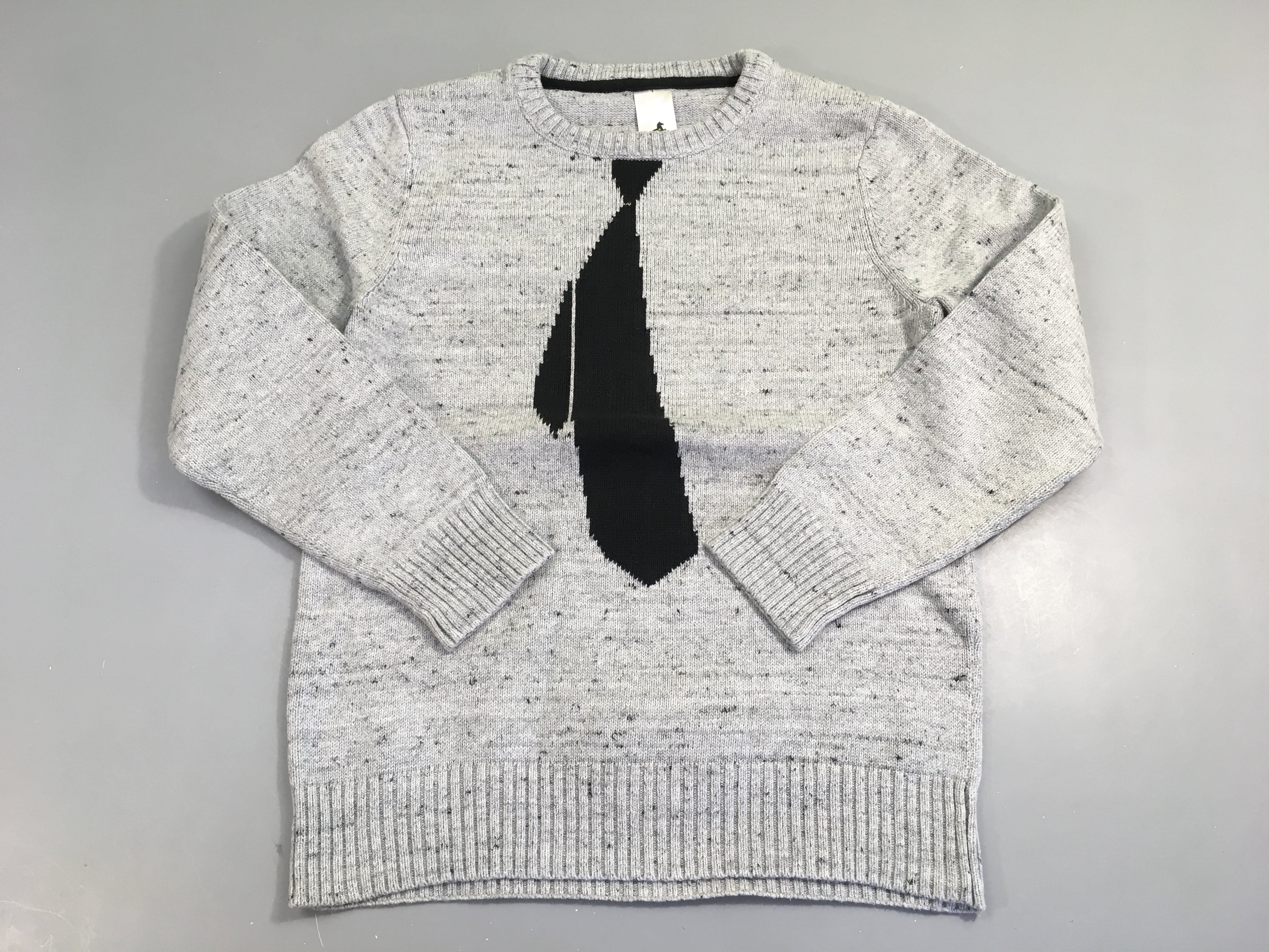 Pull gris chiné cravate