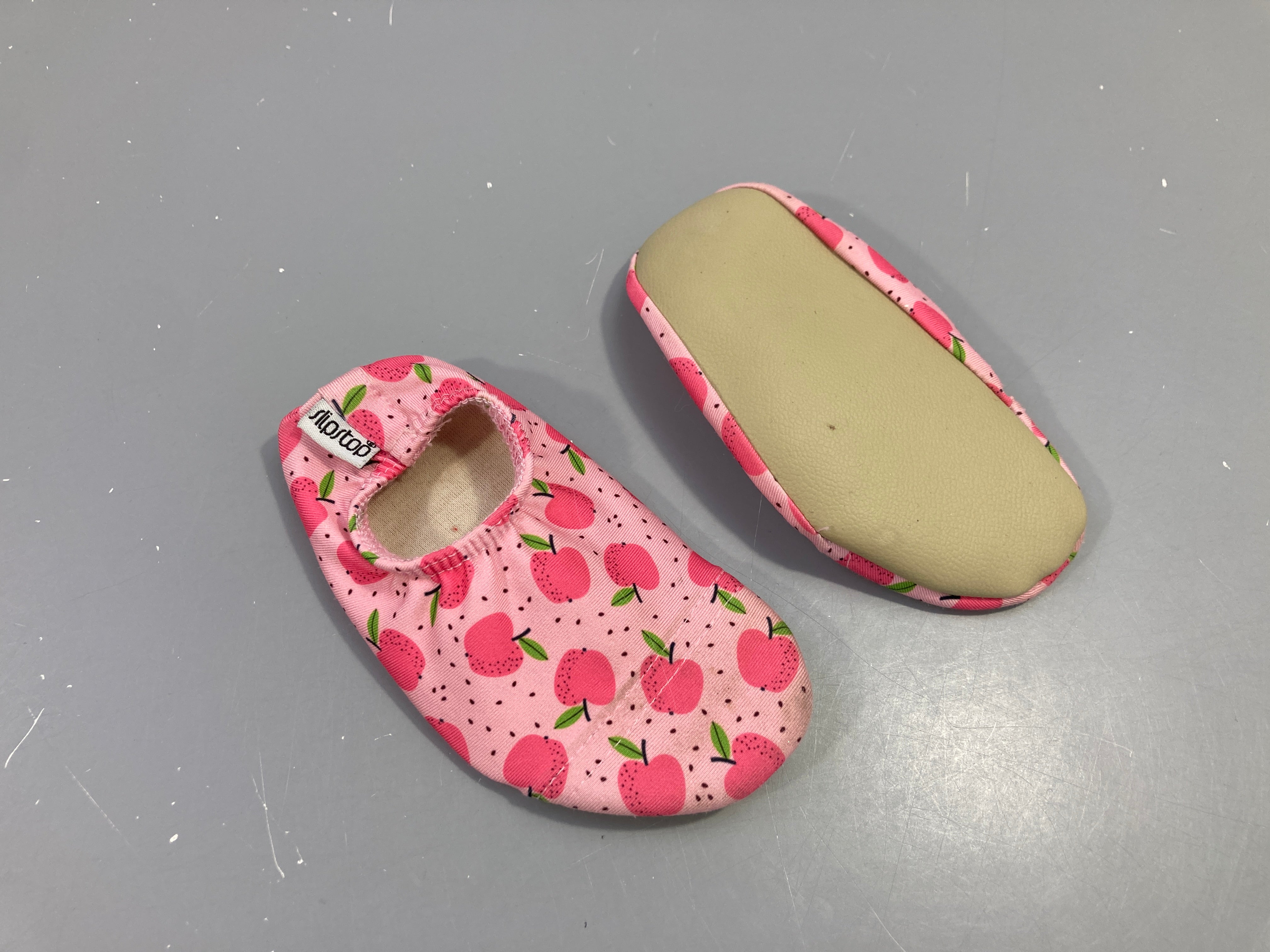 Etat NEUF - Slipstop chaussons rose pommes