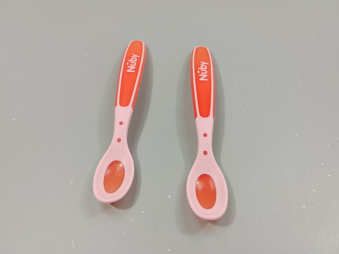 Lot de 2 cuillère thermosensibles roses Nûby, moins cher chez Petit Kiwi