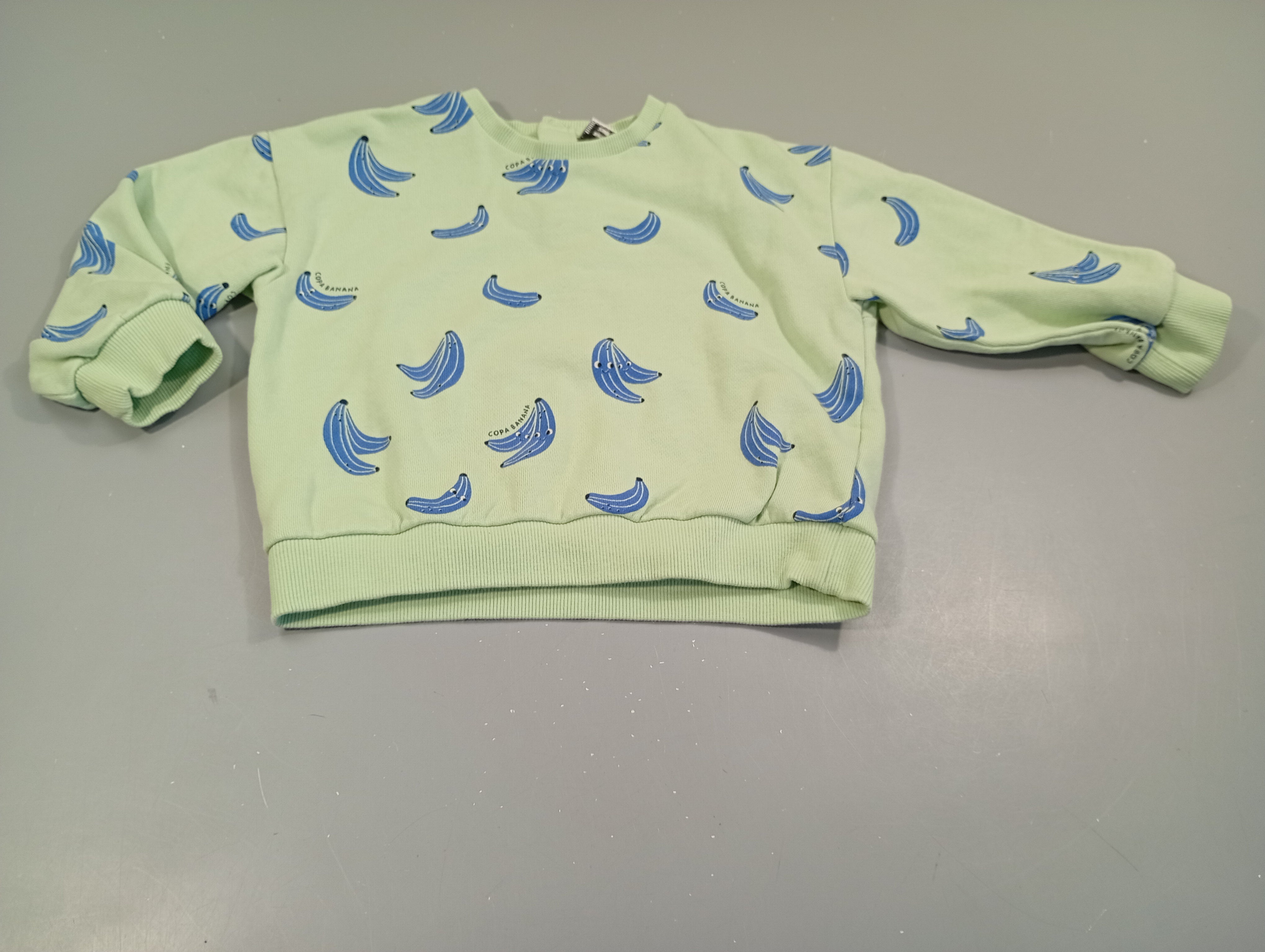 Sweat vert clair, bananes bleues