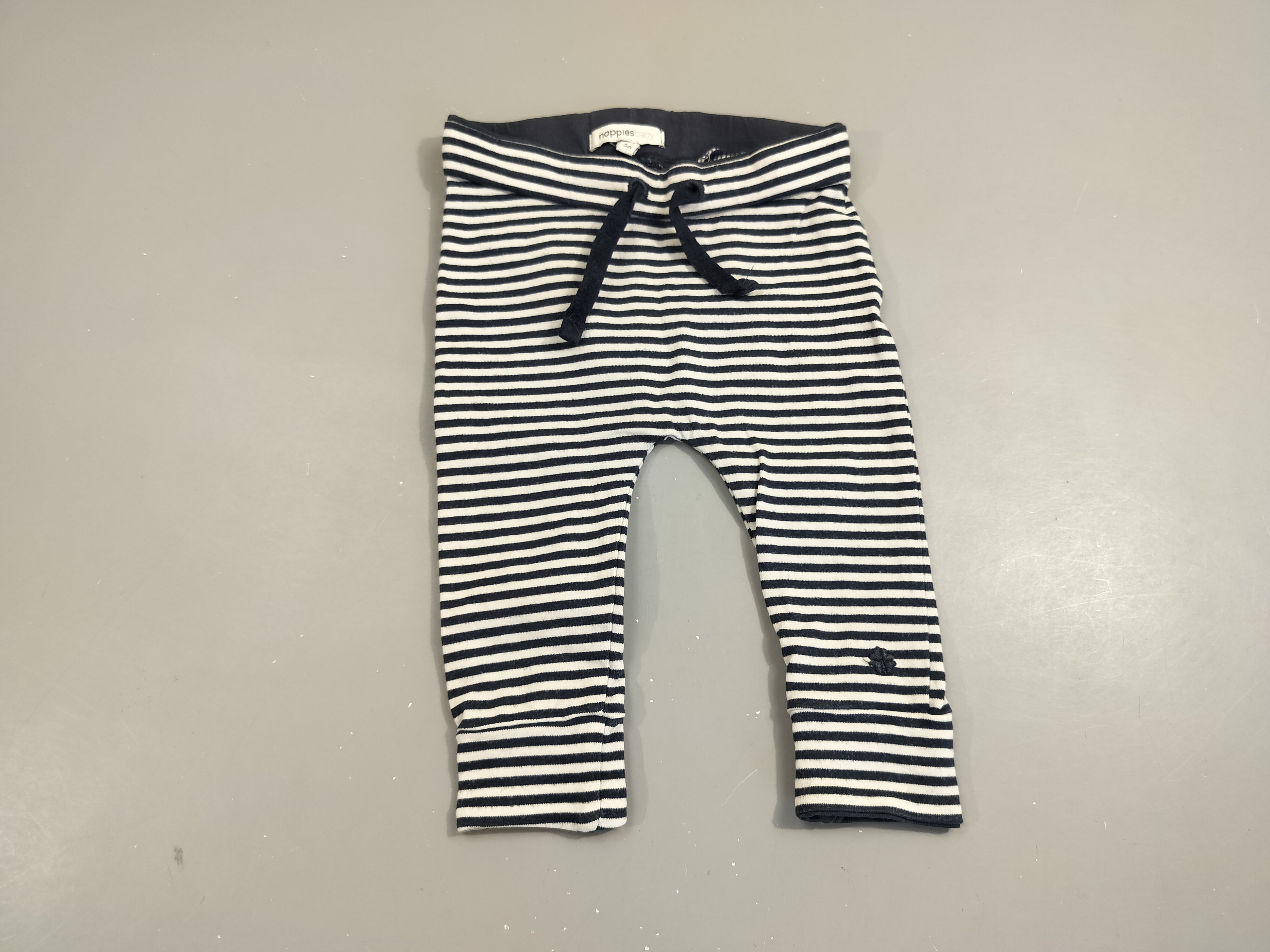 Pantalon  rayé bleu marine, blanc 95% coton bio  5% élasthanne