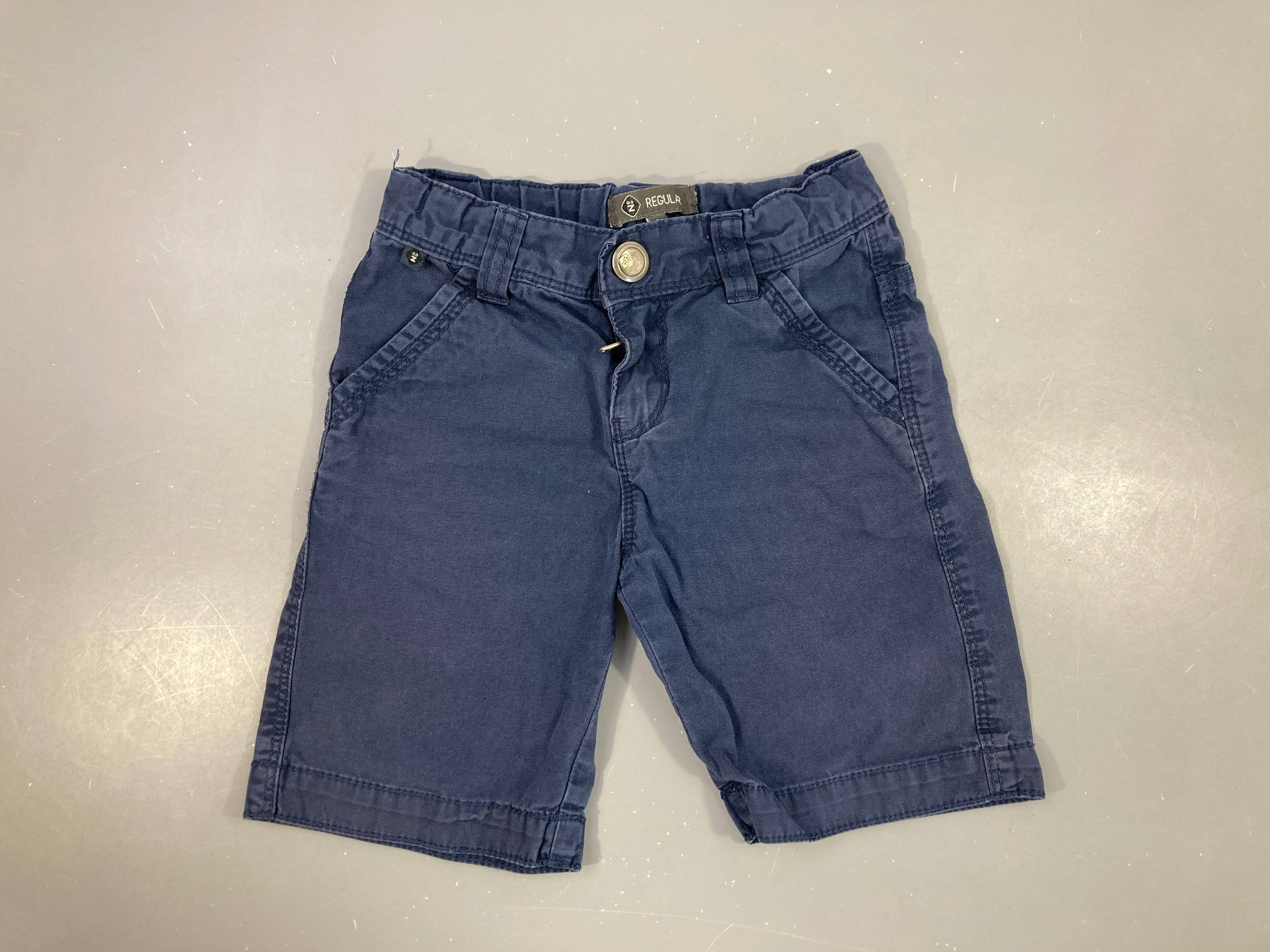 Bermuda bleu marine, décoloré