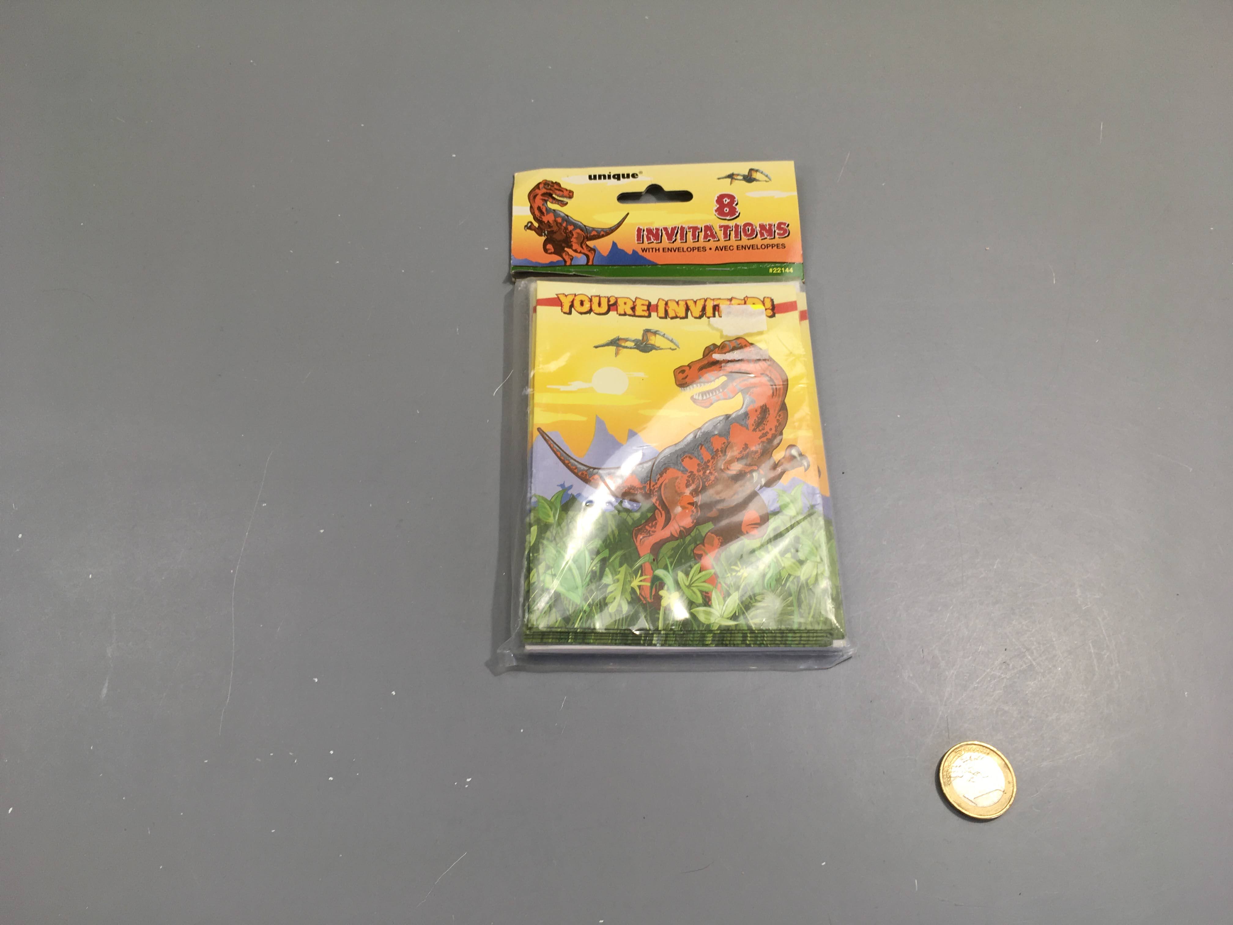 Neuf-8 cartons Dinosaures