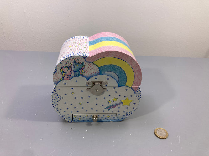 Boîte à musique nuage et arc-en-ciel licornes pastel, fermoir et petit tiroir, moins cher chez Petit Kiwi