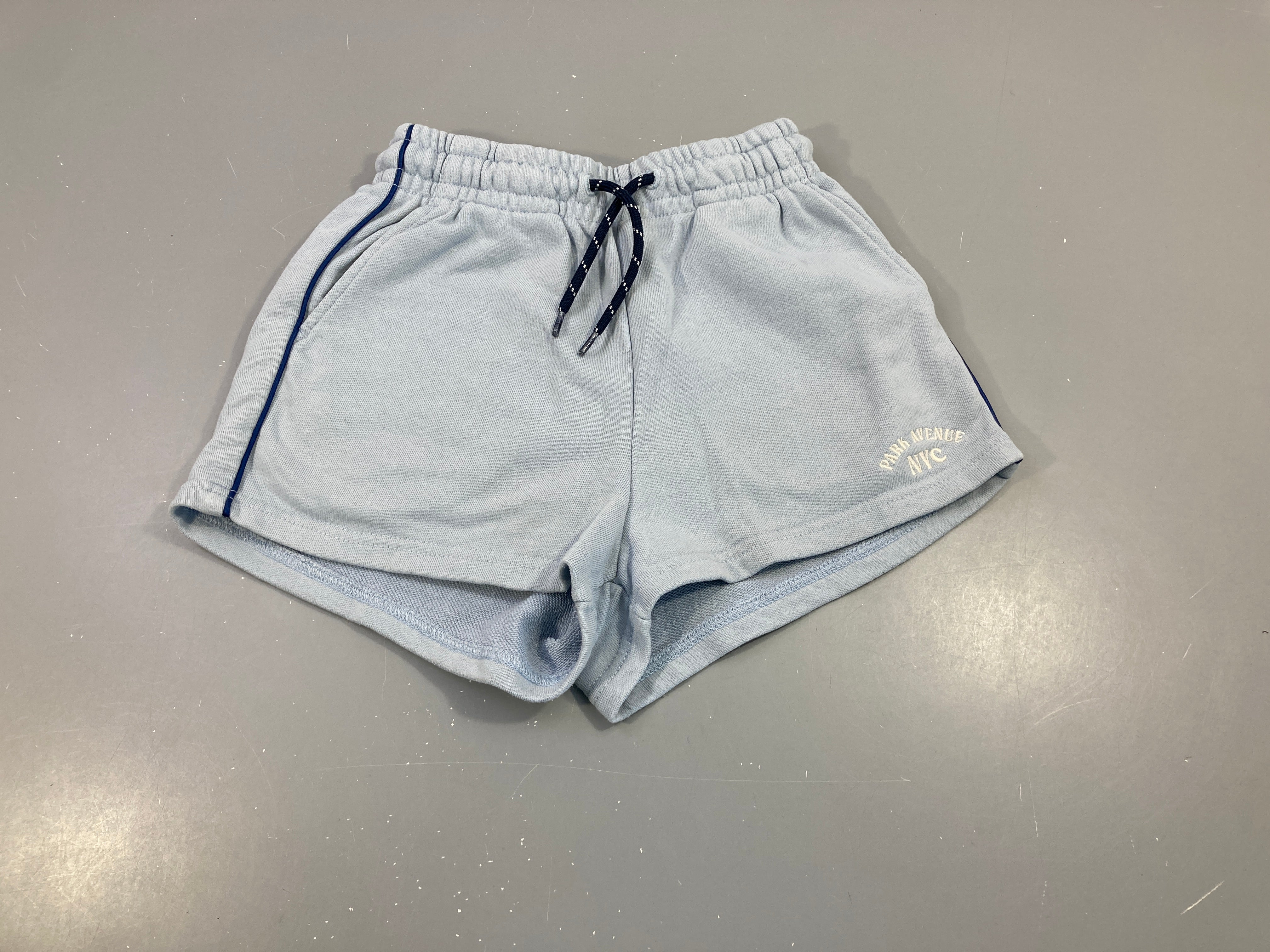 Short molleton bleu NYC