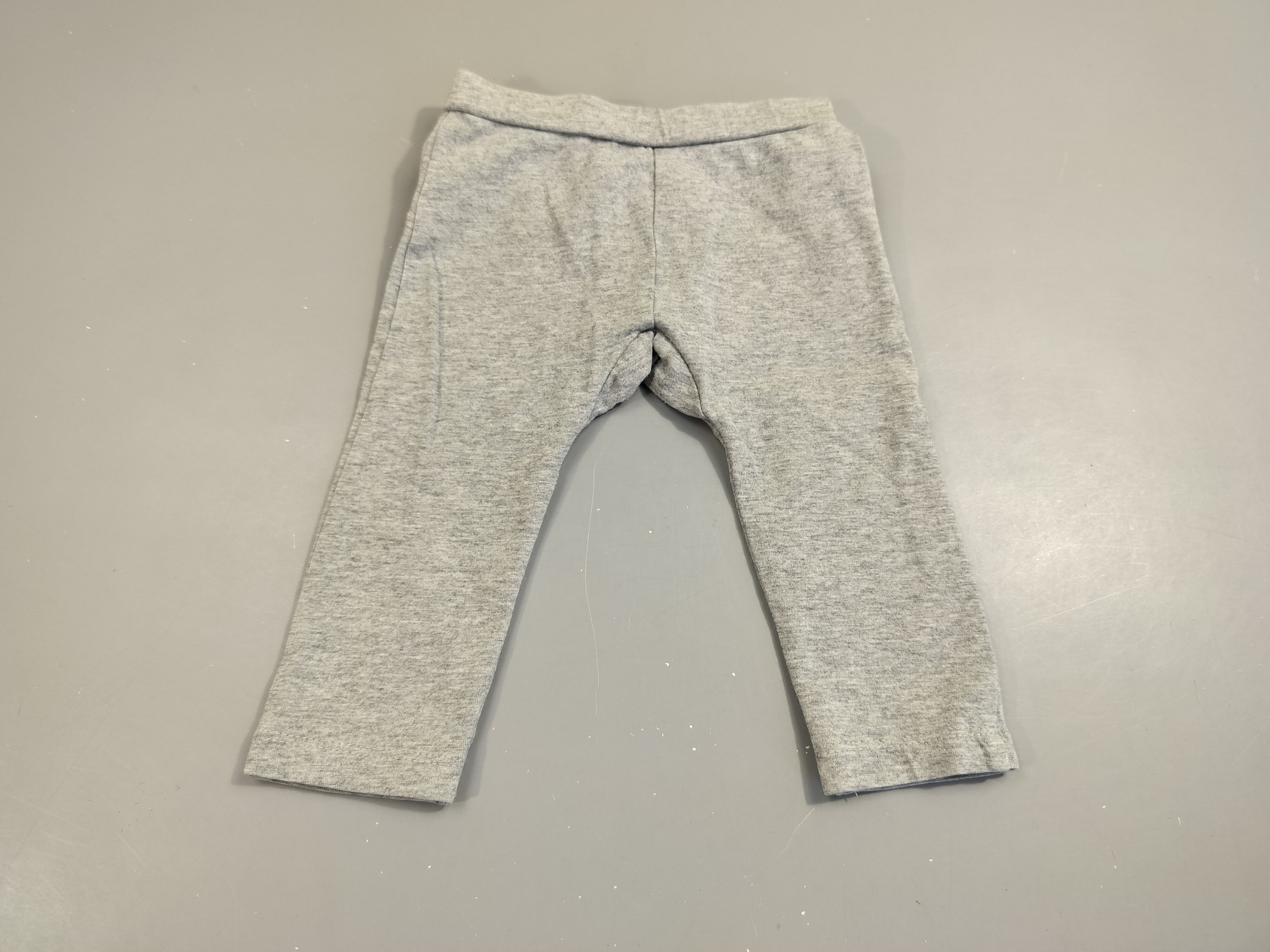 Legging gris clair flammé  , tête d'ours à l'arrière  95% coton  5% élasthanne