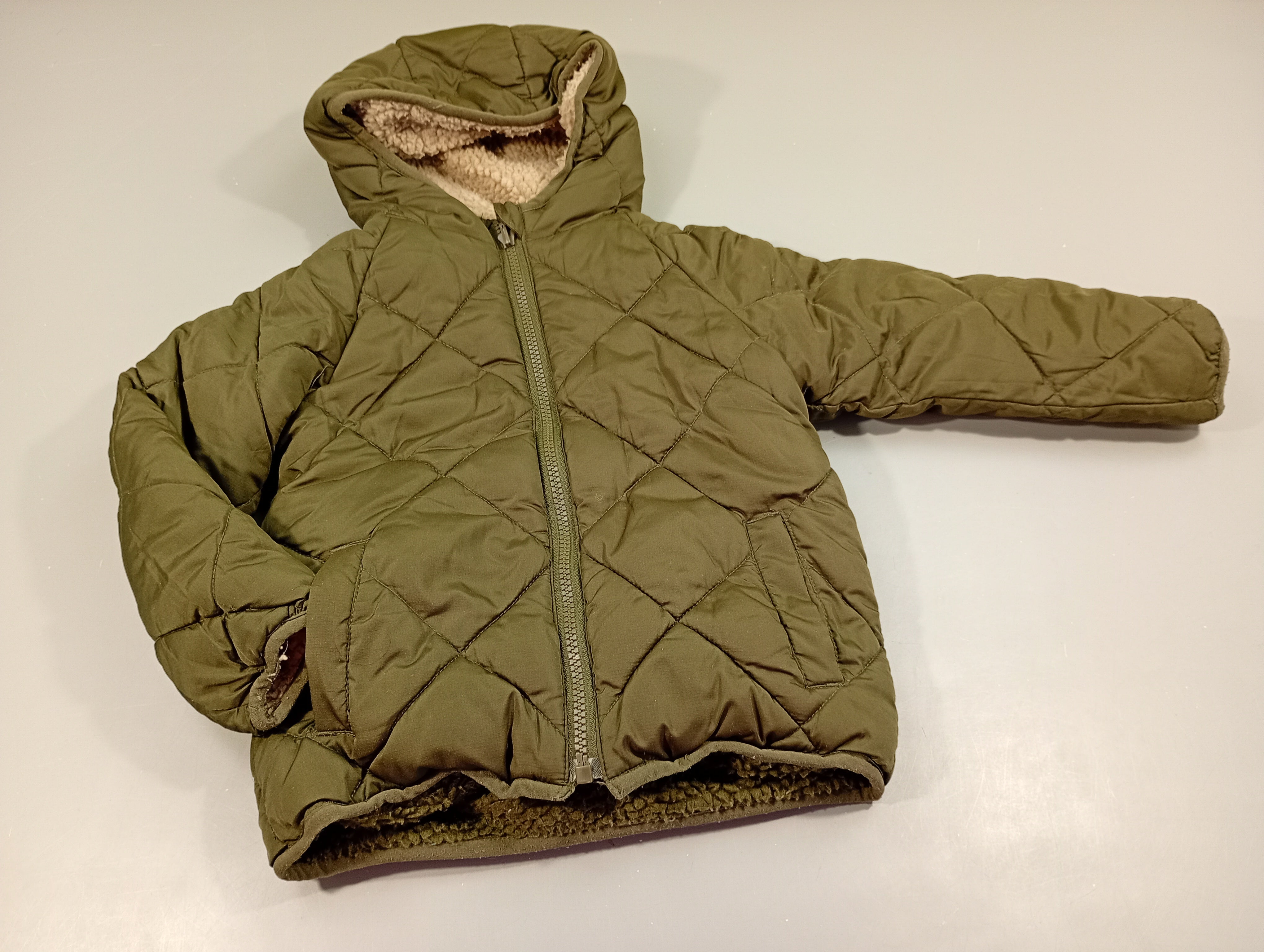 Veste zippée à capuche  matelassée kaki/ moutonnée kaki, beige