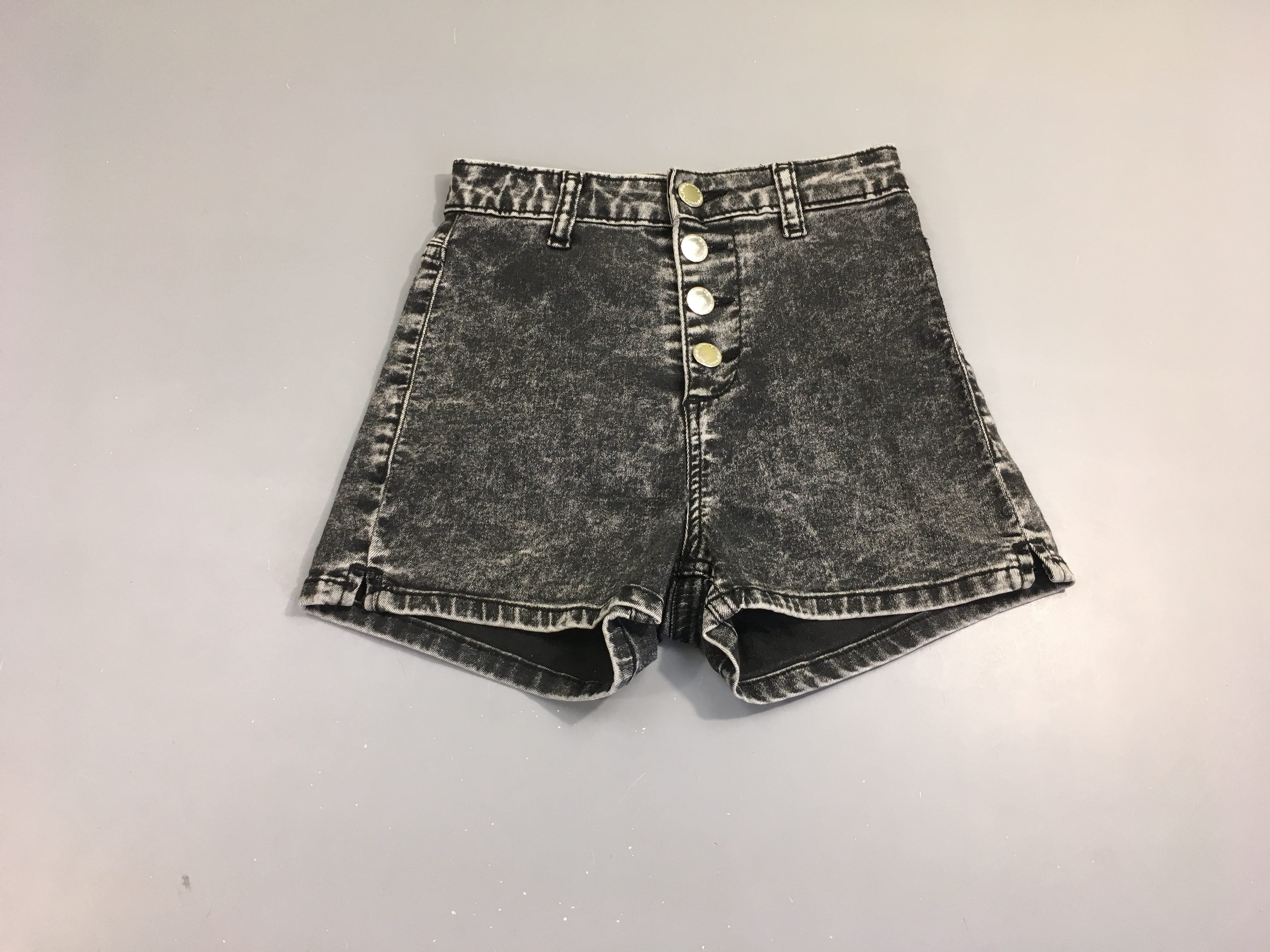 Short en jean gris effet délavé