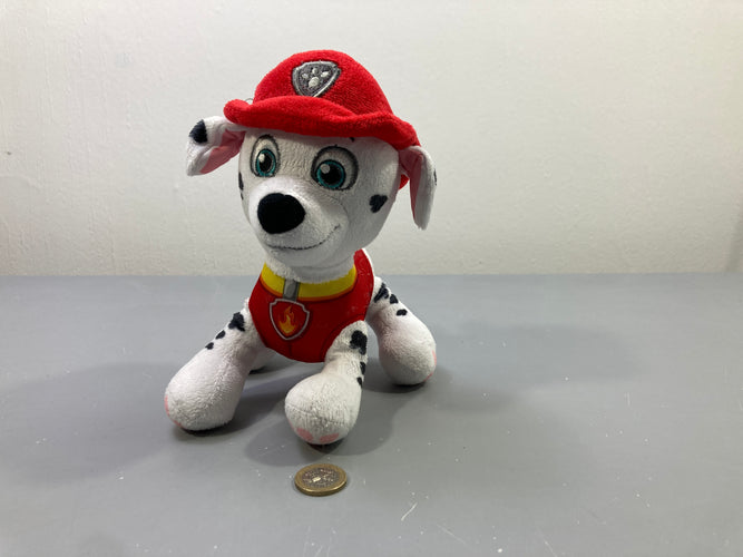 Peluche Pat'Patrouille Marcus, dalmatien blanc casque rouge, moins cher chez Petit Kiwi