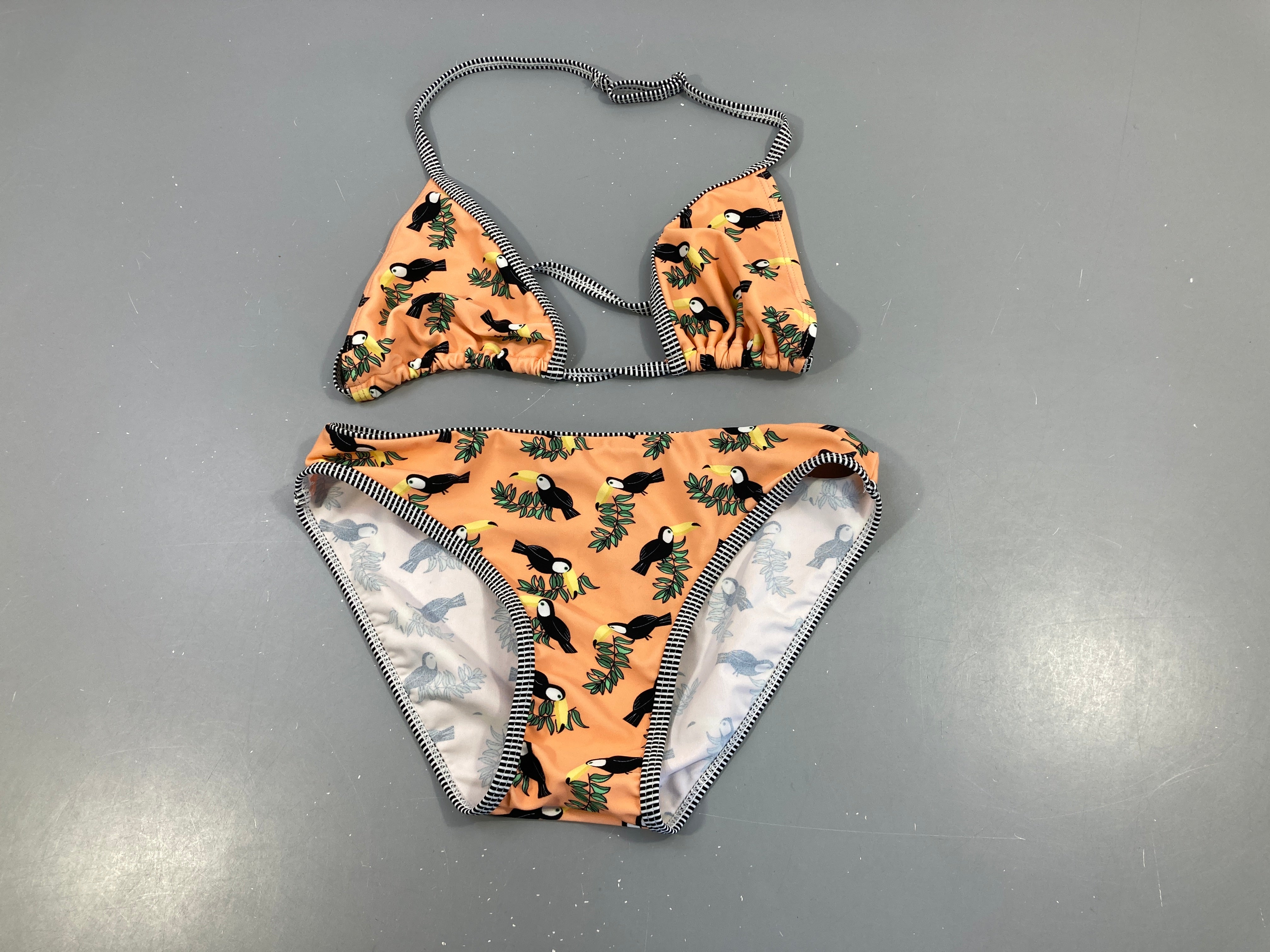 Bikini orange toucans