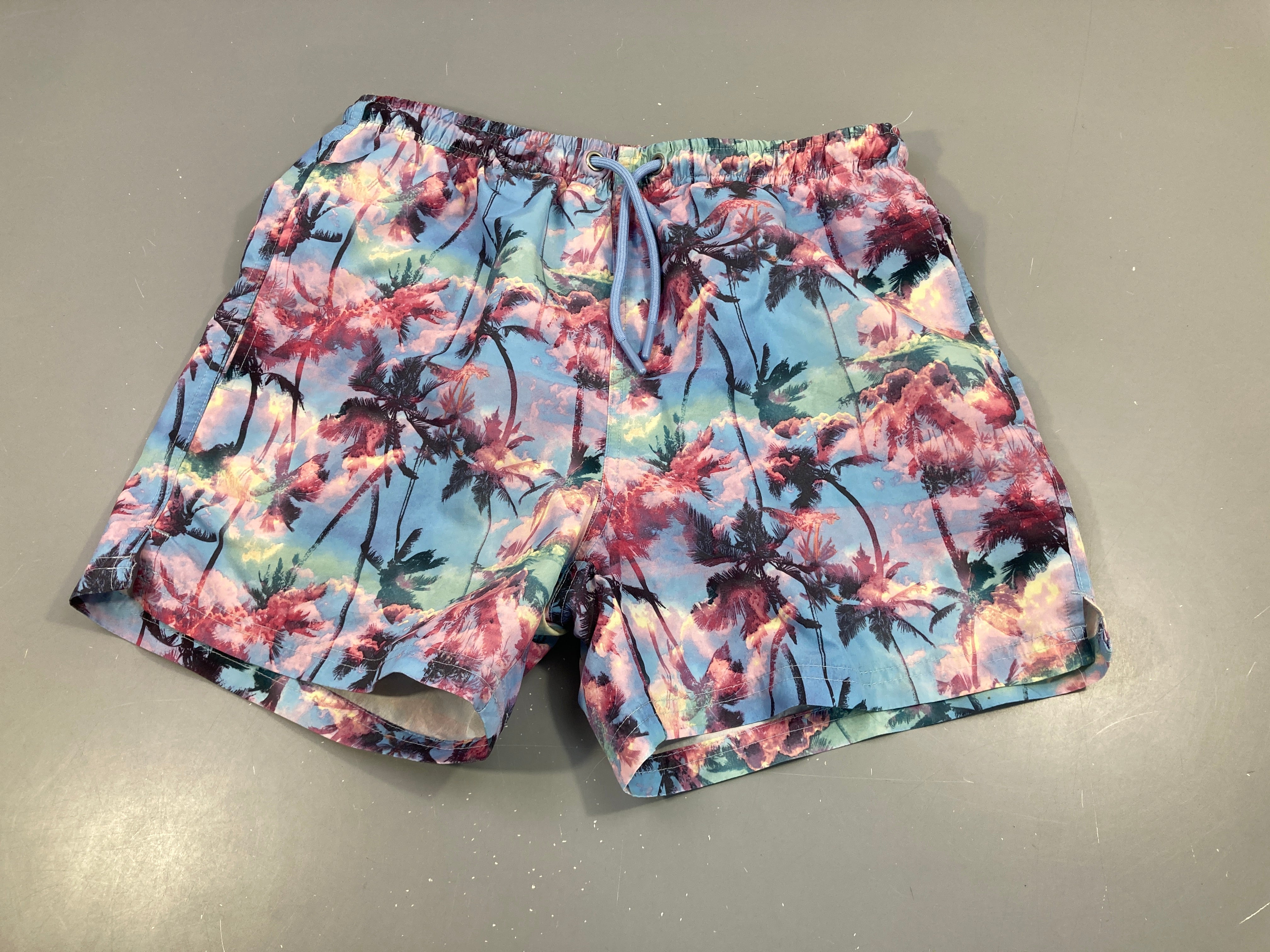 Maillot short bleu palmiers