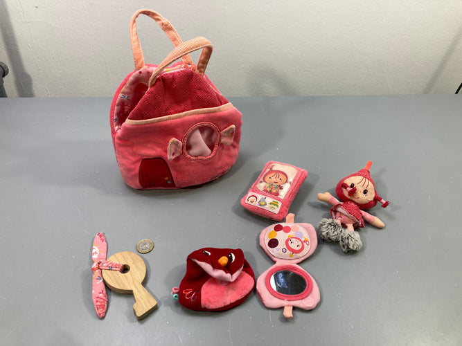 Sac réversible maison Chaperon rouge en tissu rose, poupée, téléphone, miroir, porte-monnaie, clé bois, moins cher chez Petit Kiwi