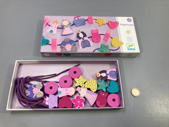 Jeu à enfiler Filaprincess, 16 perles en bois et lacets, 2+, moins cher chez Petit Kiwi