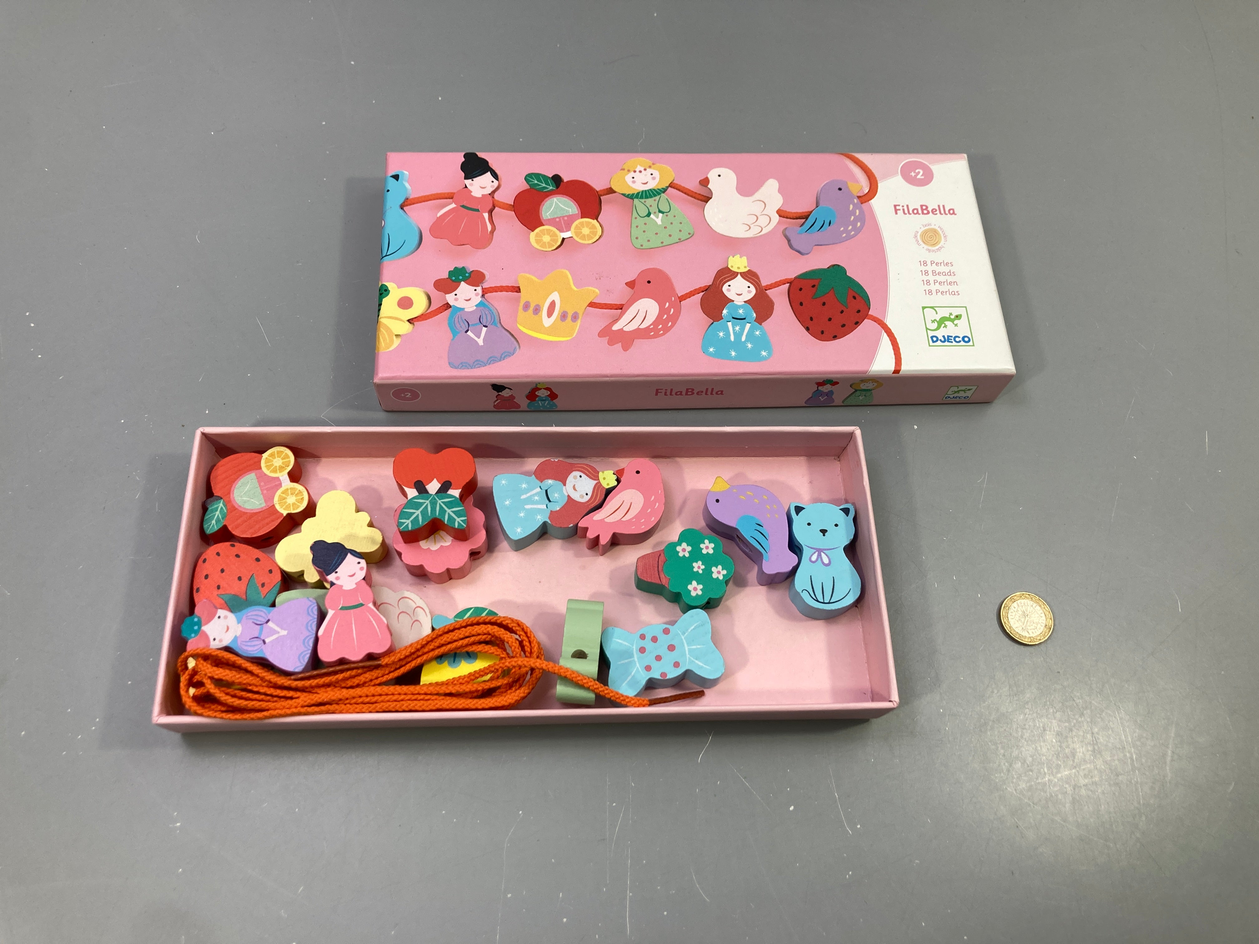 Jeu à enfiler FilaBella, 18 perles en bois et lacet, 2+