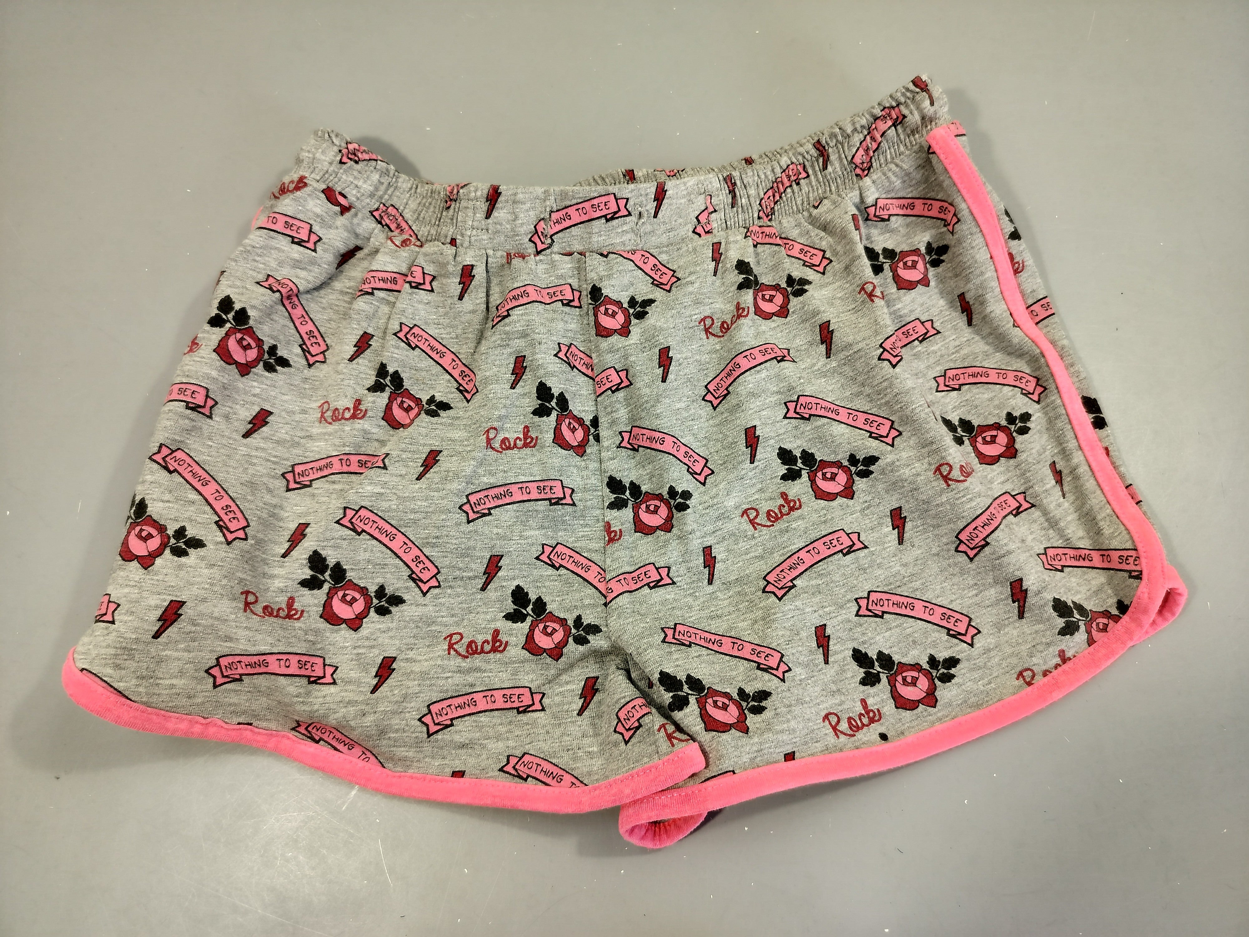 Short jersey gris chiné, motifs roses, rock,....