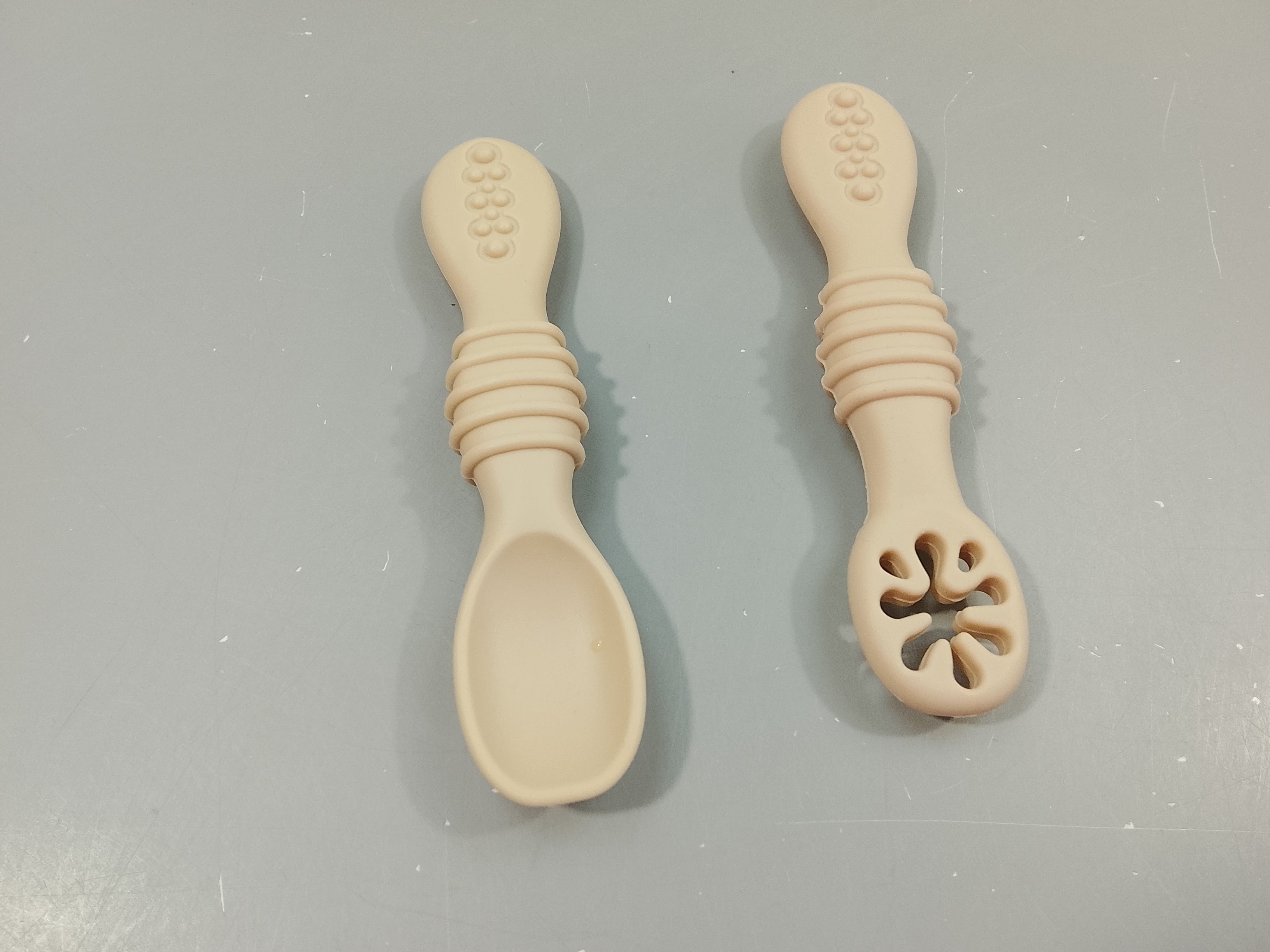 Cuillères en silicone d'apprentissage et de dentition