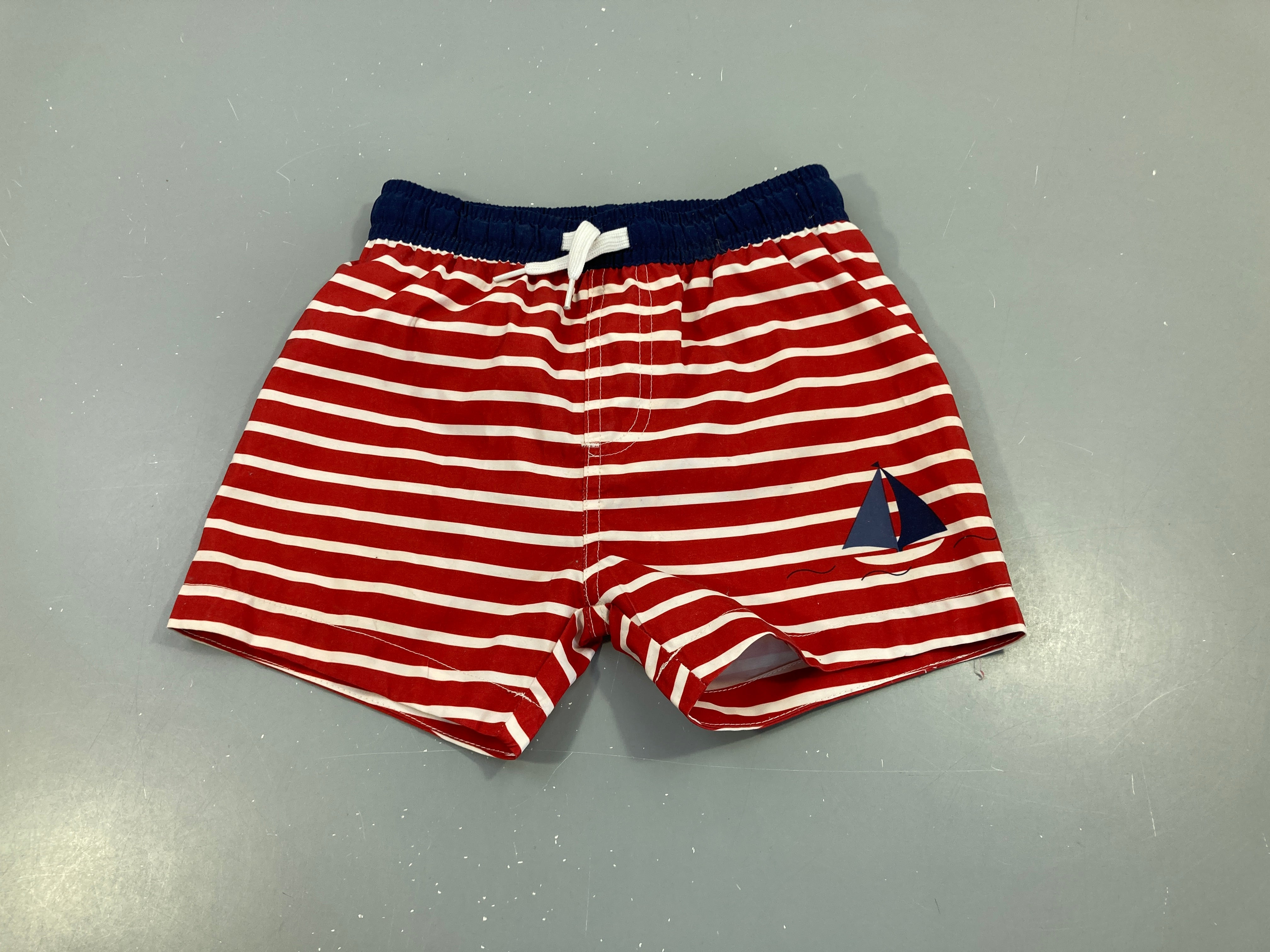 Maillot short rouge rayé blanc bateau