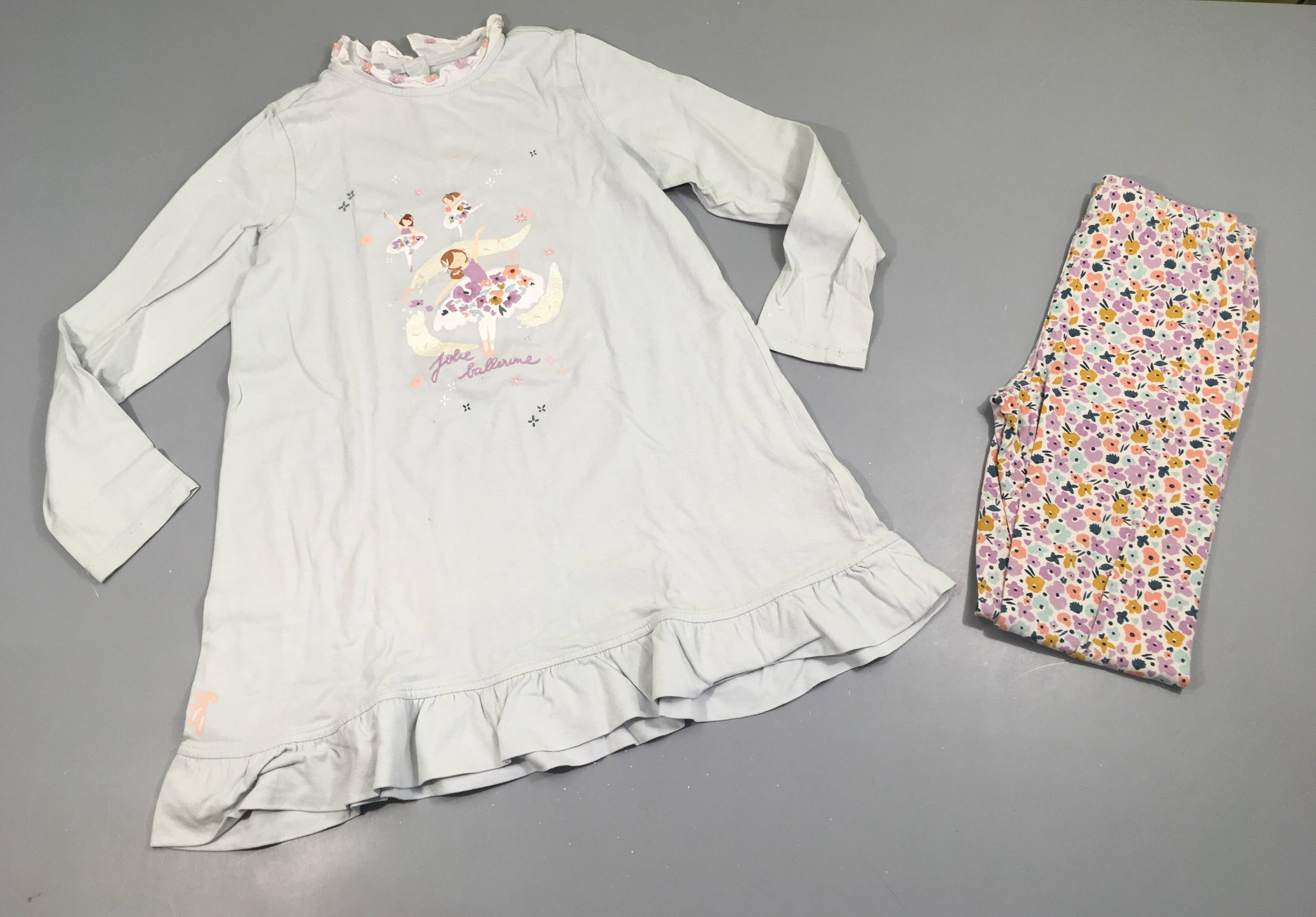 Robe de nuit avec Pantalon blanc fleuri danseuses