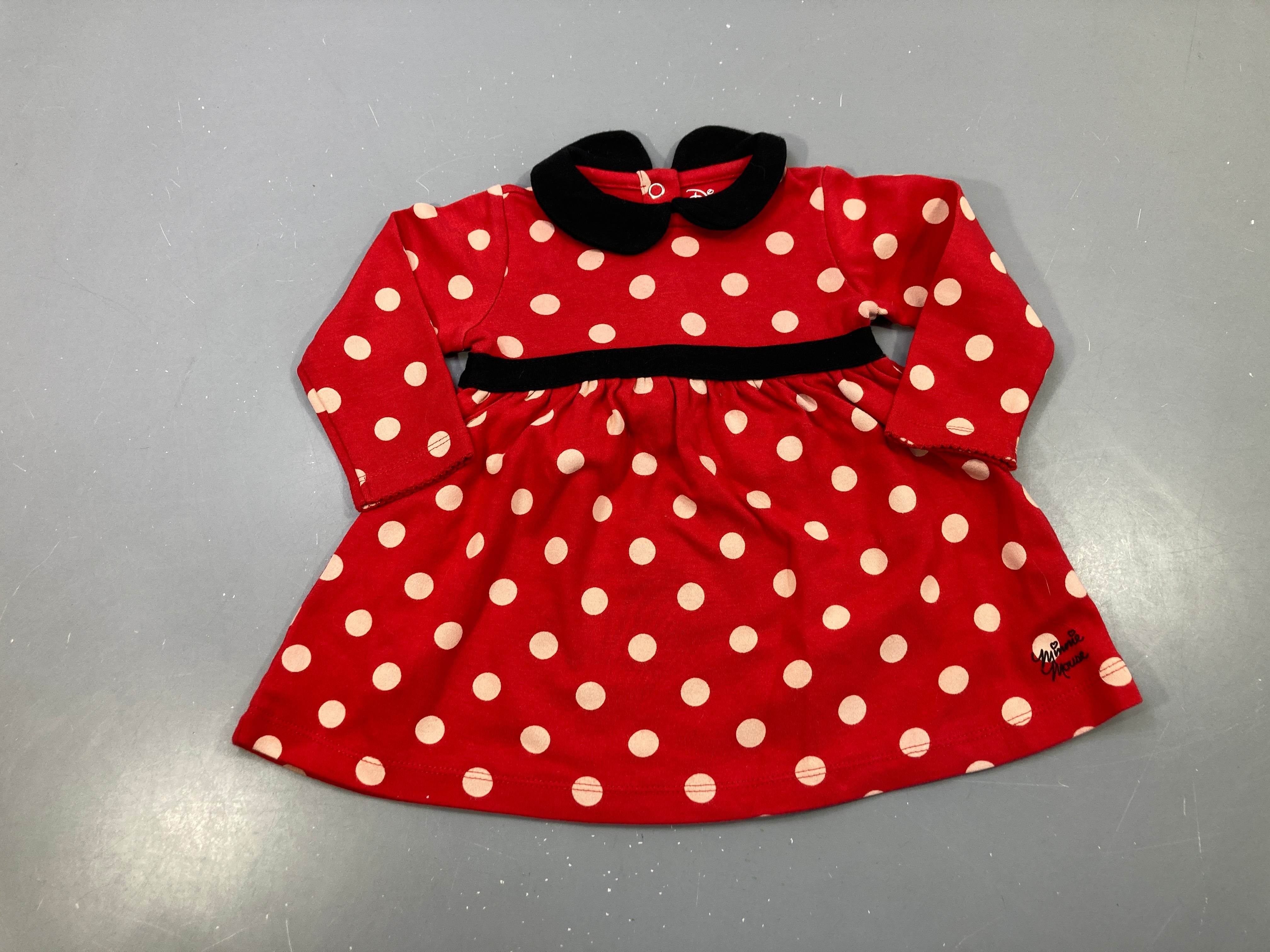 Robe m.l rouge à pois blanc, col noir  