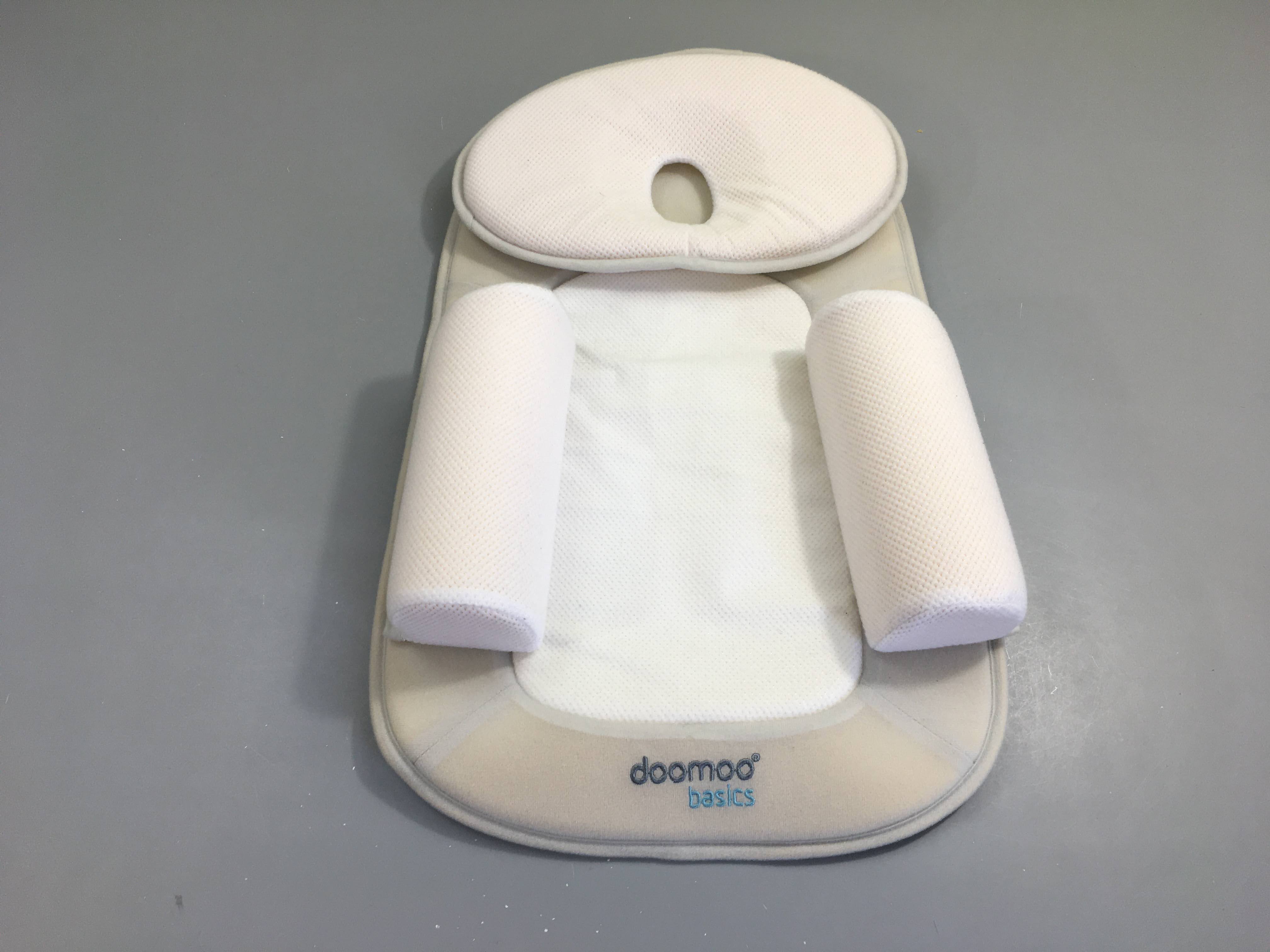 Doomoo Basics Multi Sleep - Positionneur dorsal avec petit coussin ergonomique