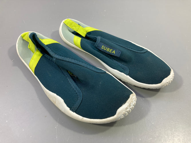 Chaussures d'eau vert-jaune, moins cher chez Petit Kiwi