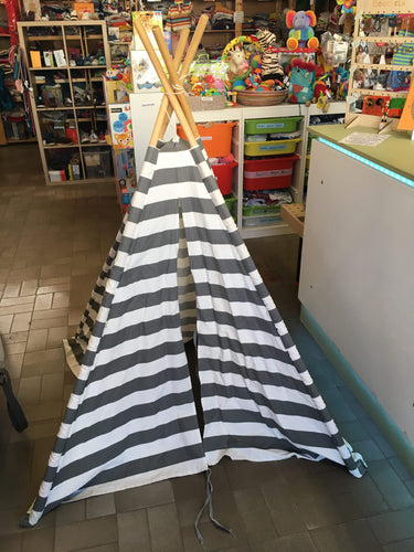 Tente Tipi blanche rayé gris-quelques petites tache à relaver, moins cher chez Petit Kiwi