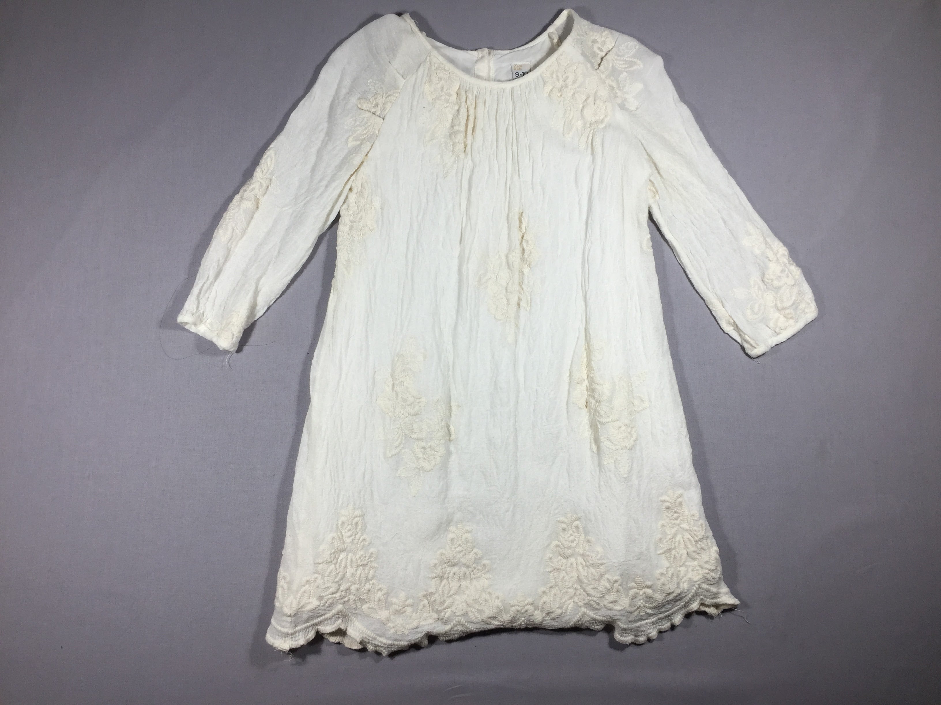 Robe ml blanche fleurs brodées