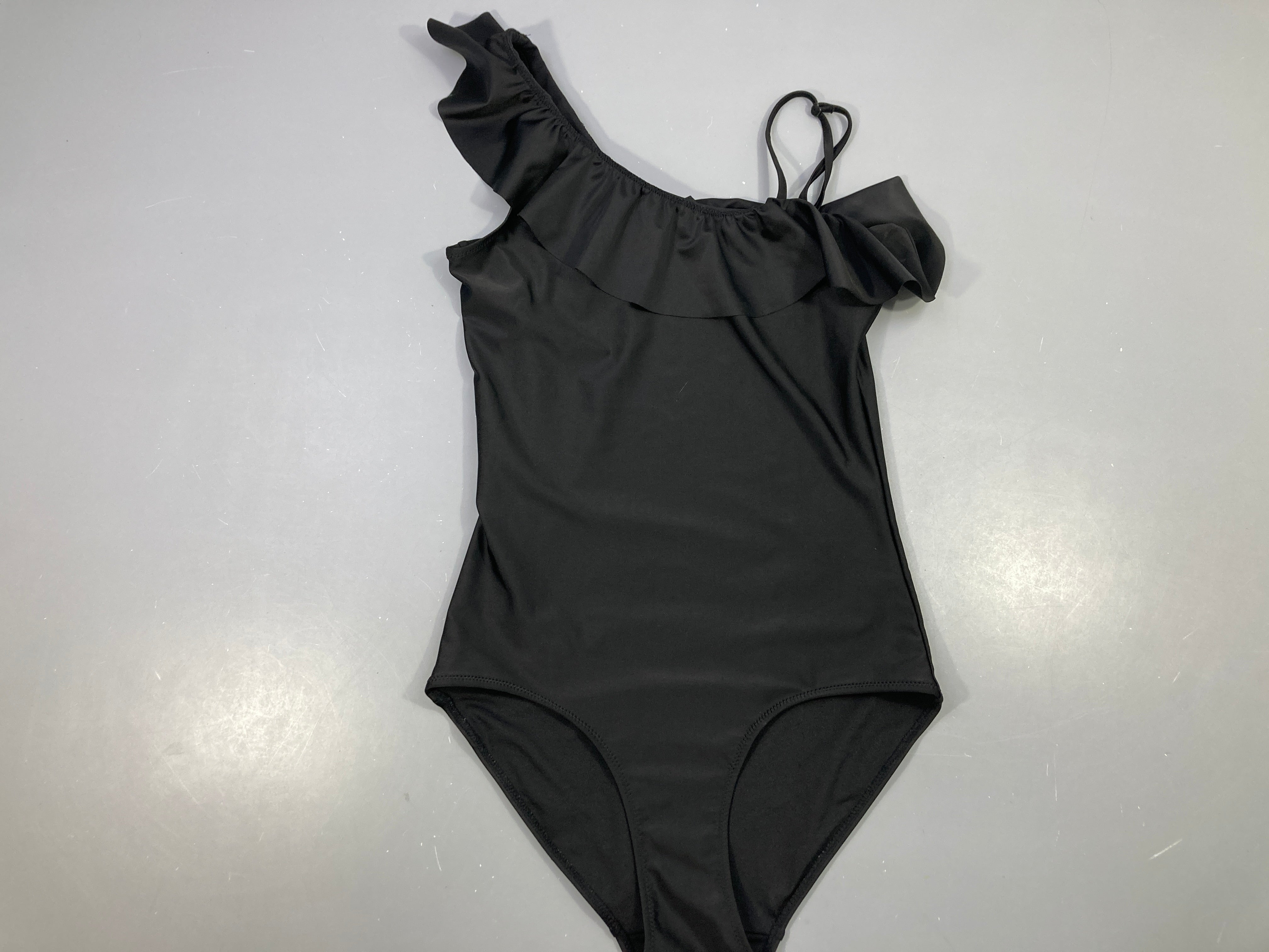 Maillot noir voile