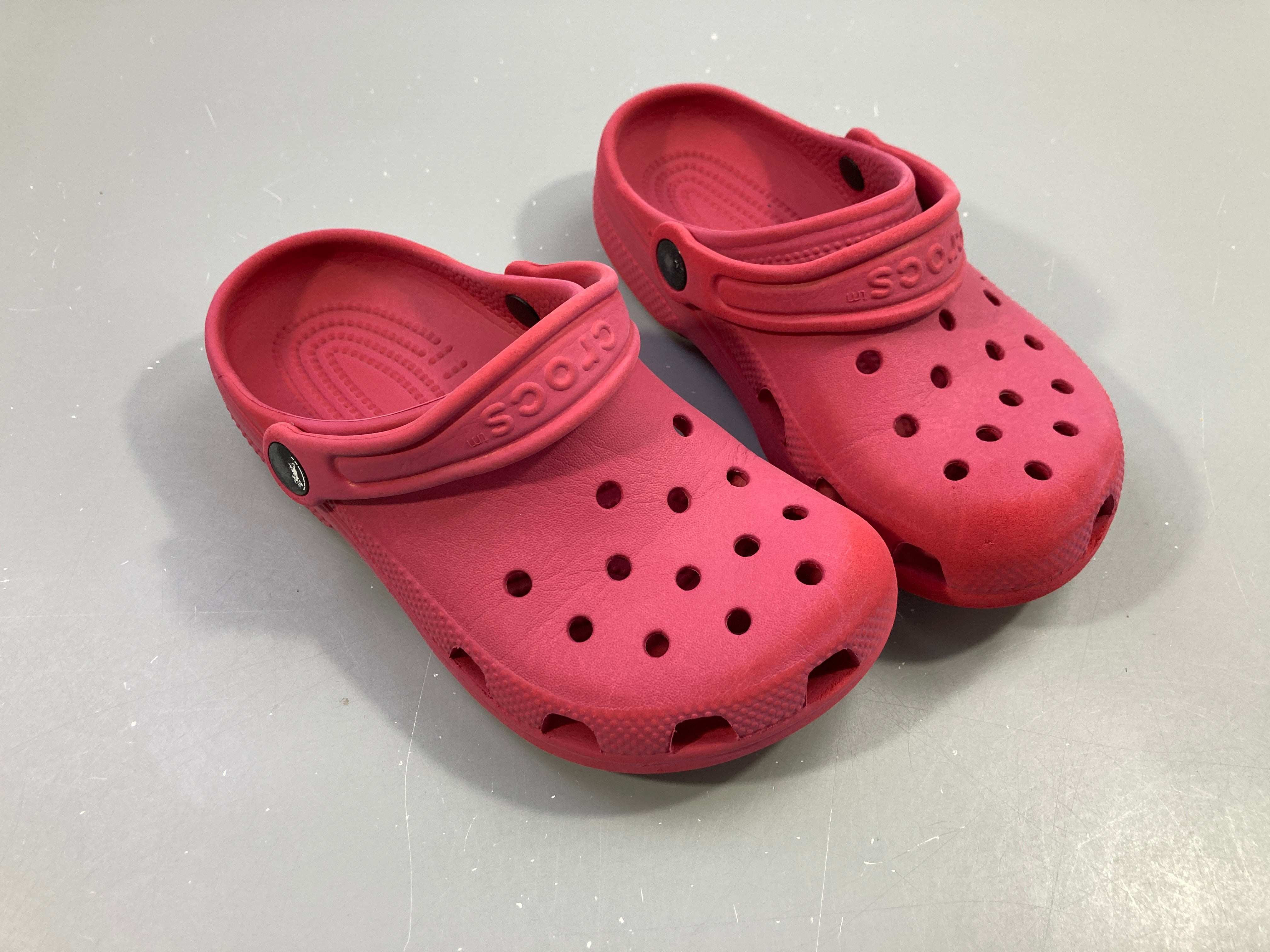 Crocs roses