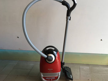 Jouet aspirateur Miele rouge