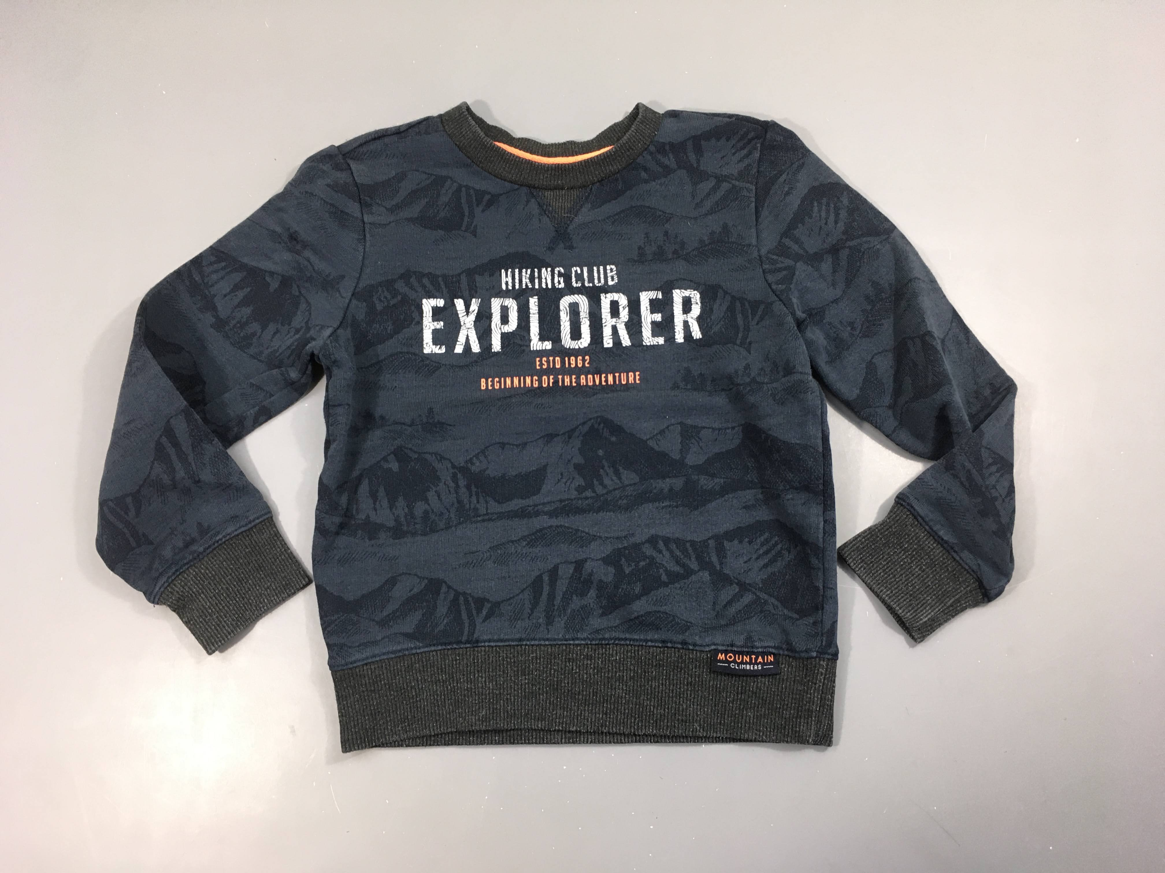 Sweat bleu foncé Explorer légèrement bouloché