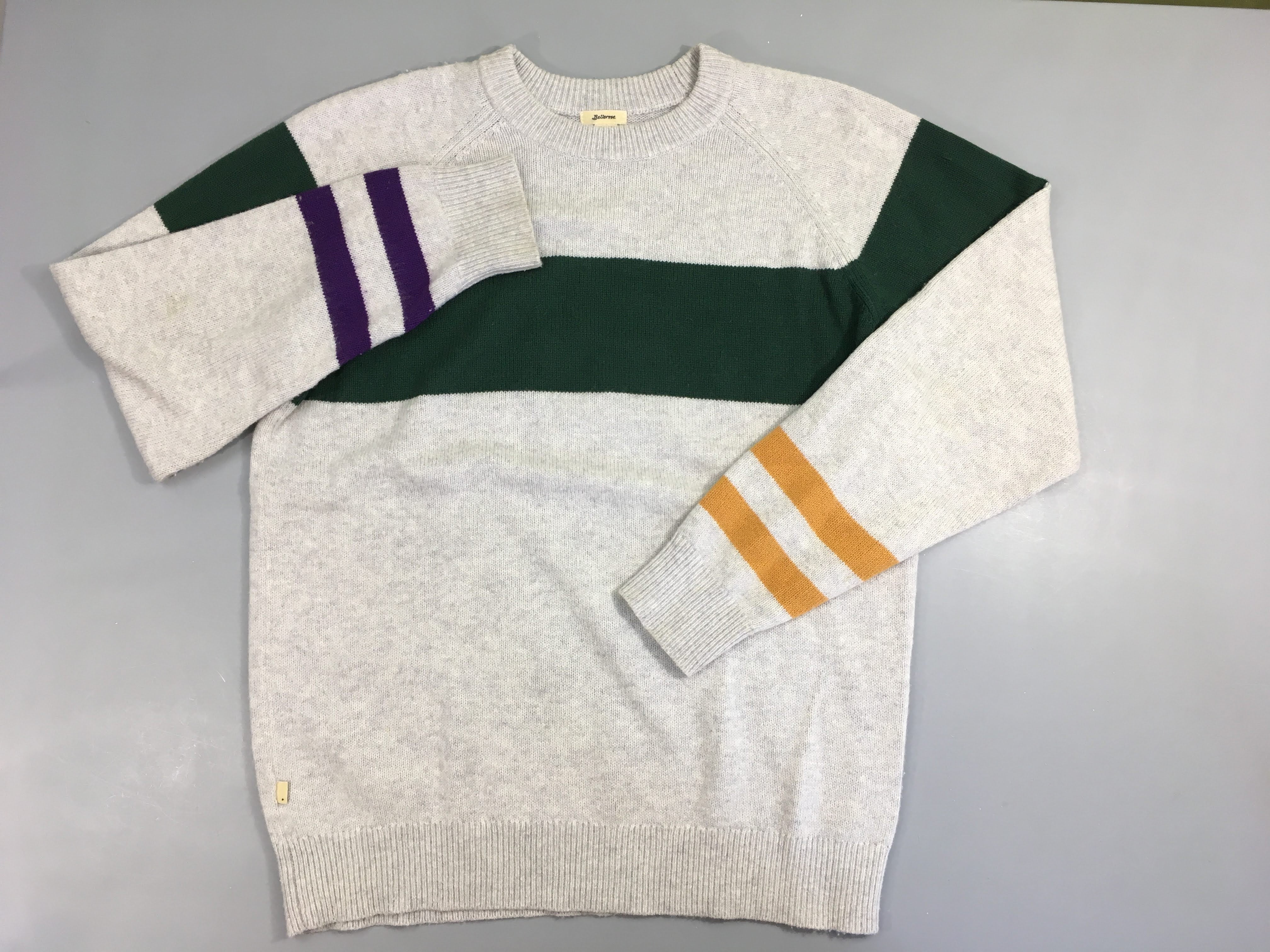 Pull gris chiné rayé vert, 55% laine merinos, taches à l'arrière des manches