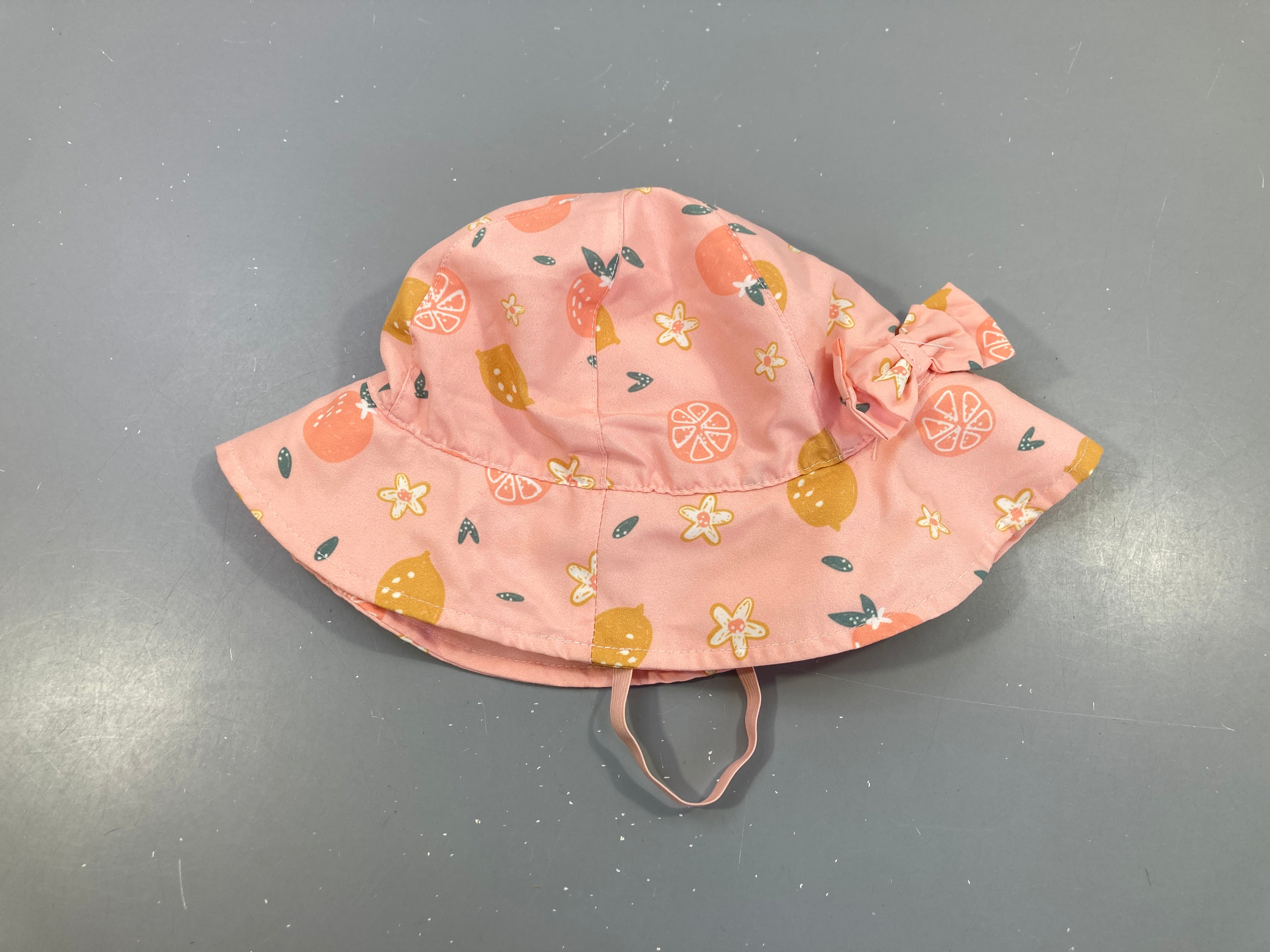 Chapeau saumon fruits 48/50cm