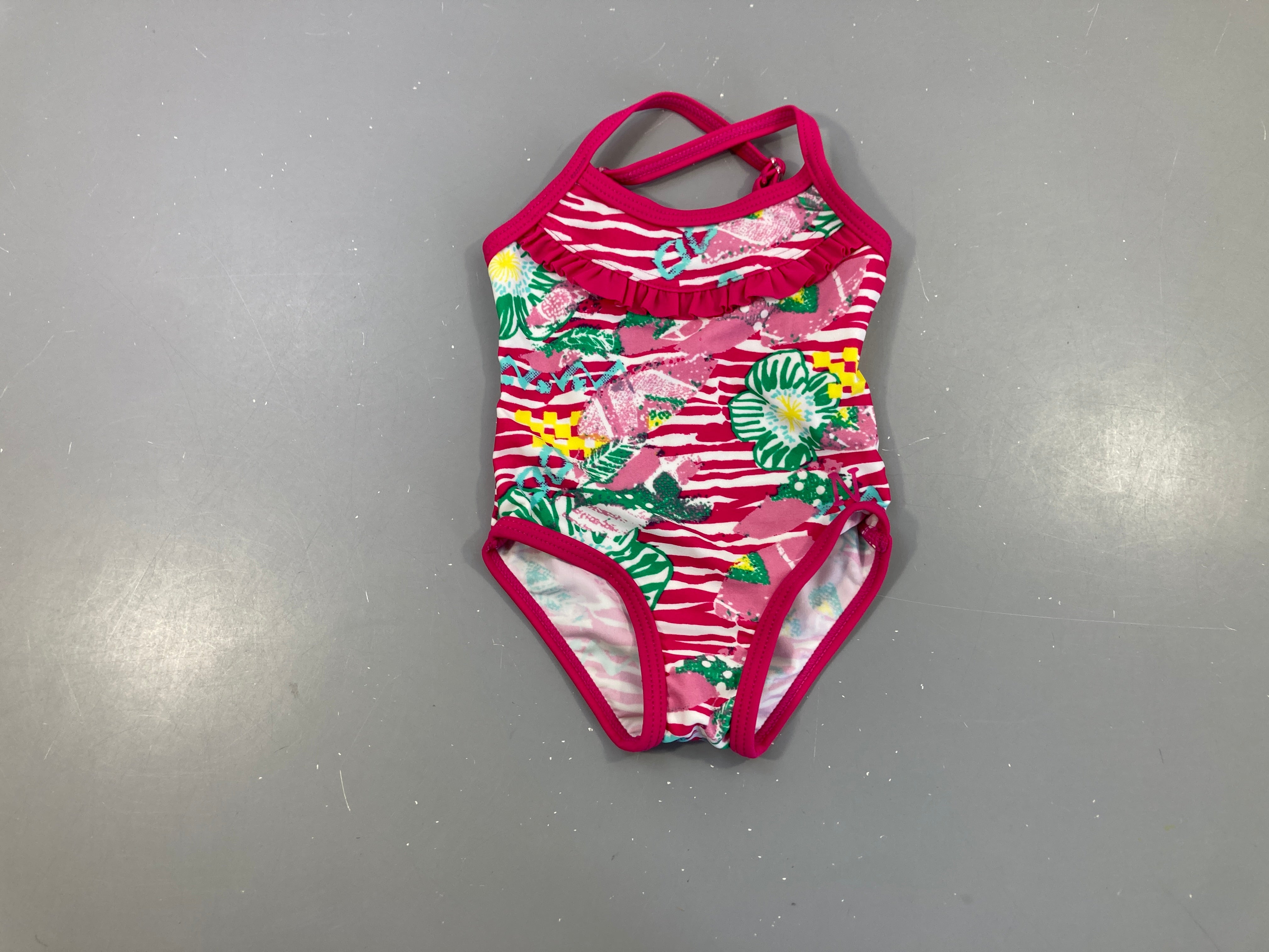 Maillot blanc rayé rose volant et bords roses